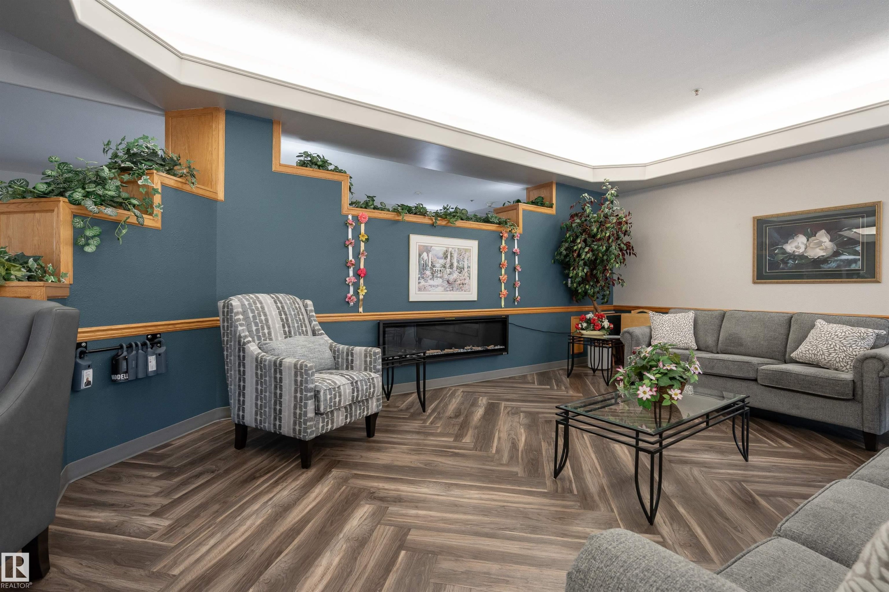 454 13441 127 Street, Edmonton, AB - Indoor Photo Showing Living Room