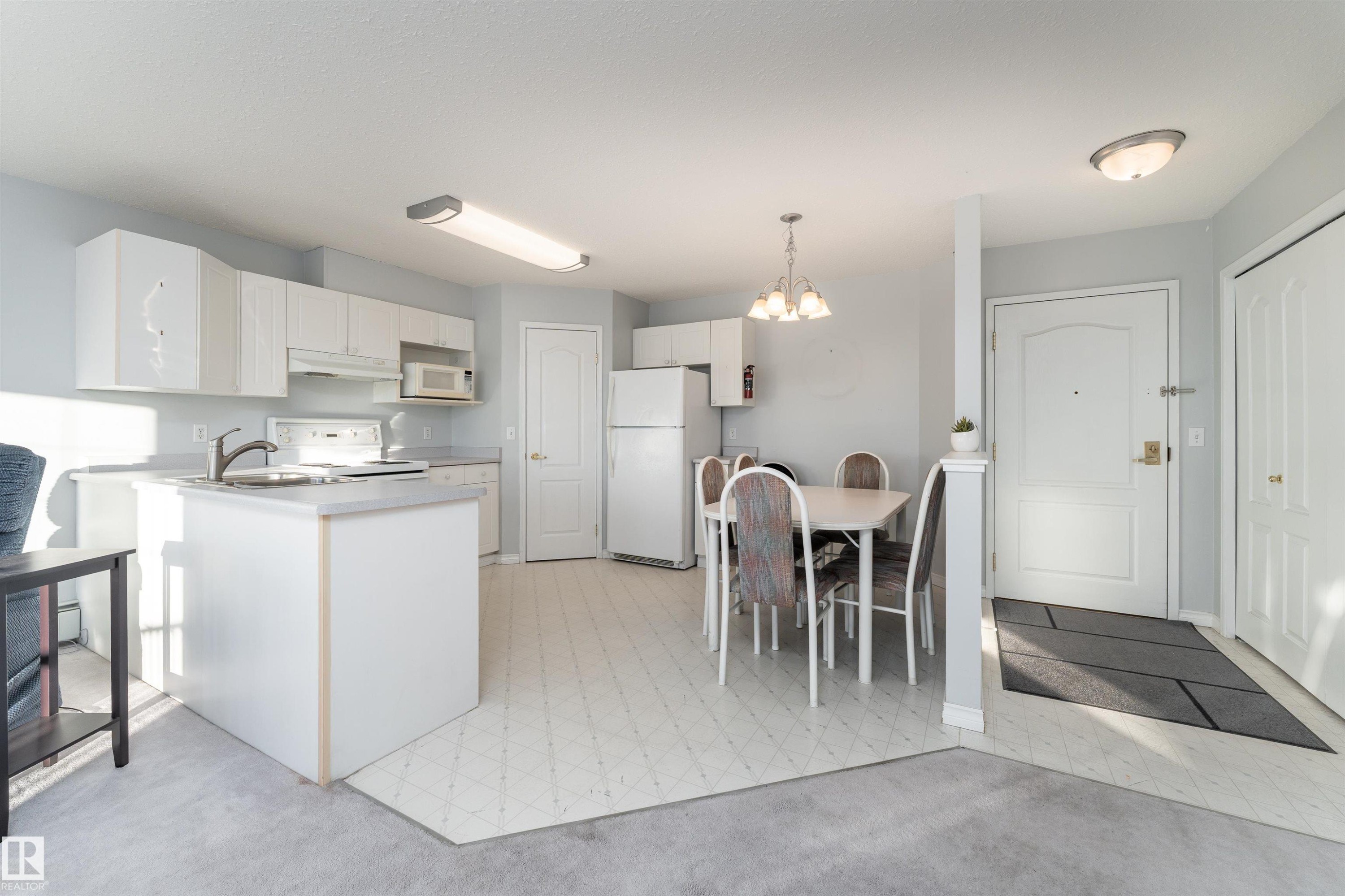 454 13441 127 Street, Edmonton, AB - Indoor Photo Showing Other Room