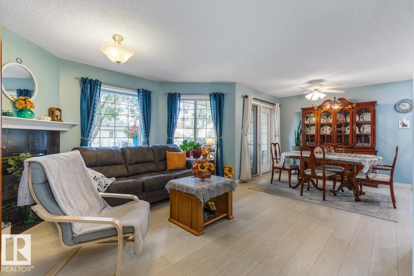 9 1850 Mill Woods Road E, Edmonton, AB - Indoor