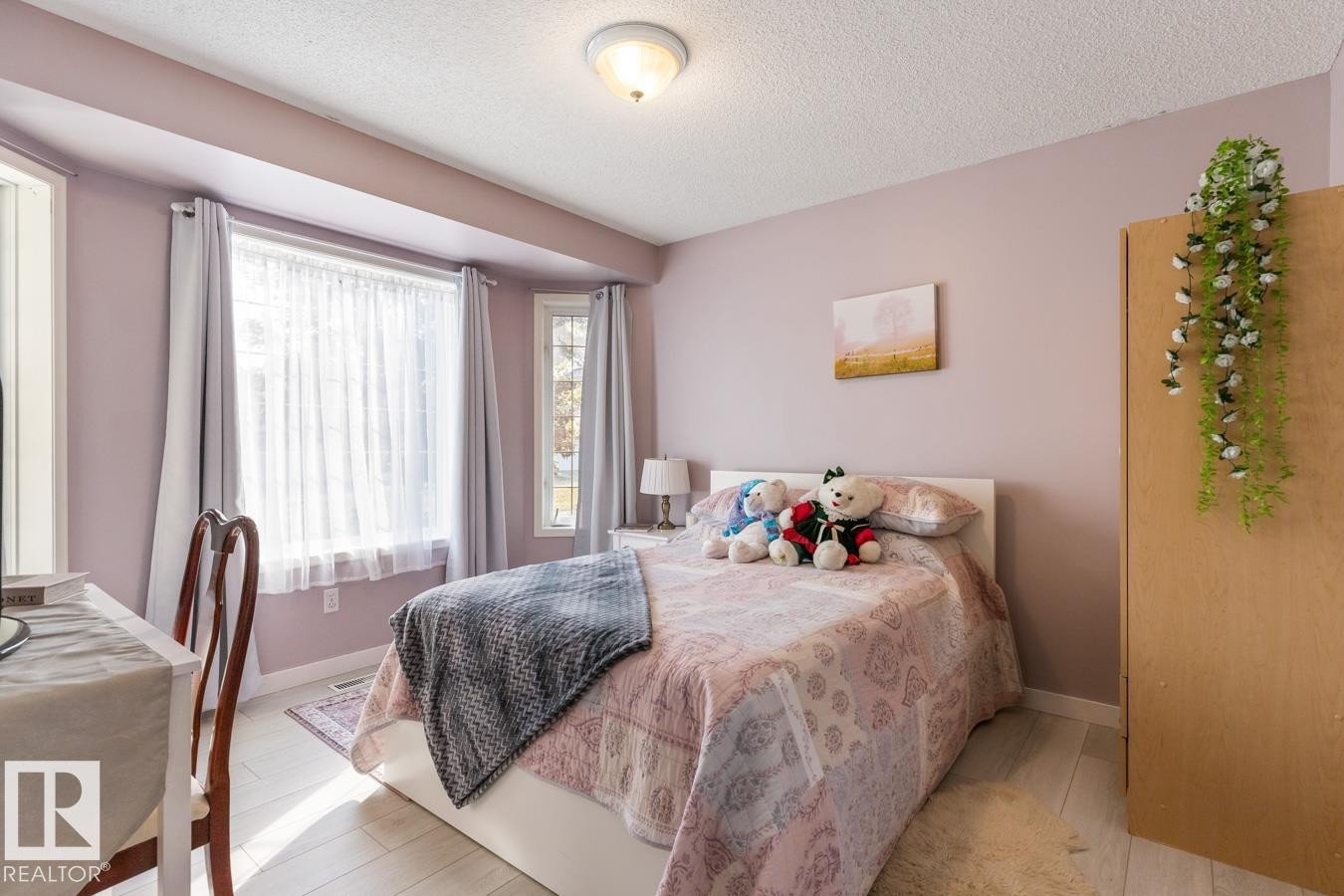 9 1850 Mill Woods Road E, Edmonton, AB - Indoor Photo Showing Bedroom