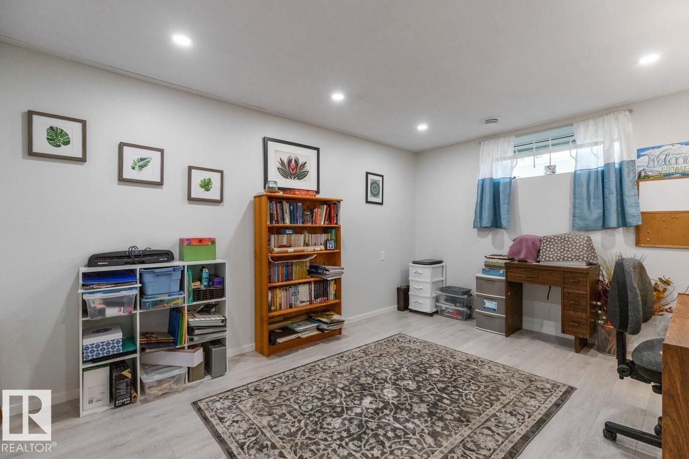 9 1850 Mill Woods Road E, Edmonton, AB - Indoor