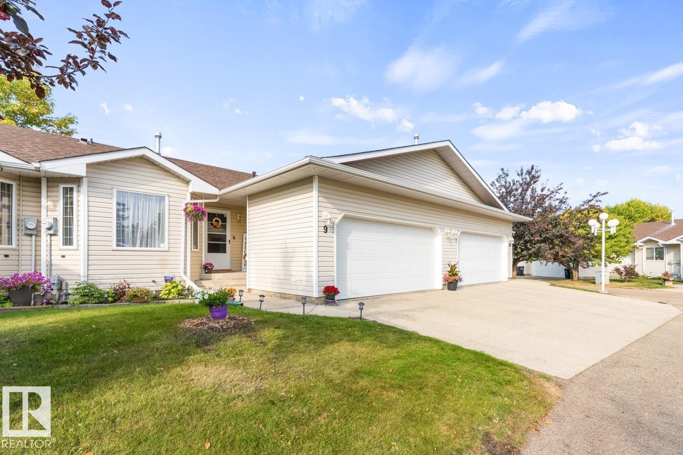 9 1850 Mill Woods Road E, Edmonton, AB - Outdoor With Facade