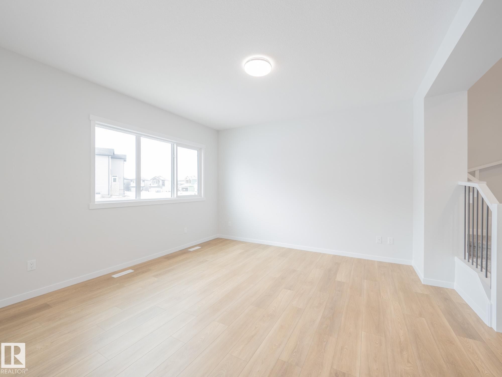 4631 Kinsella Landing, Edmonton, AB - Indoor Photo Showing Other Room