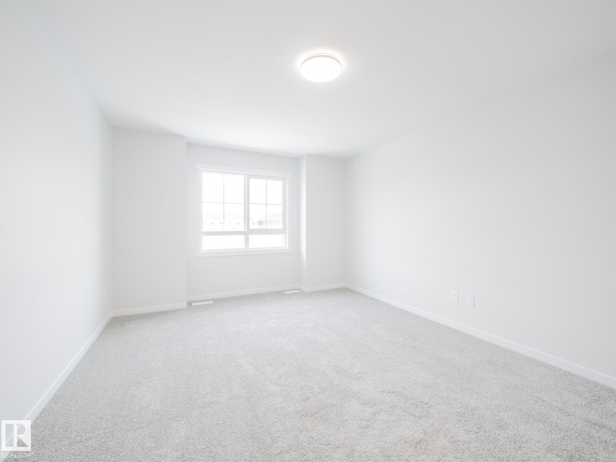 4631 Kinsella Landing, Edmonton, AB - Indoor Photo Showing Other Room