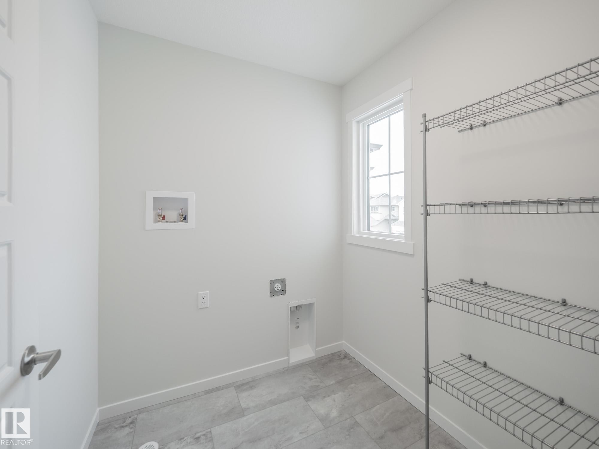 4631 Kinsella Landing, Edmonton, AB - Indoor With Storage