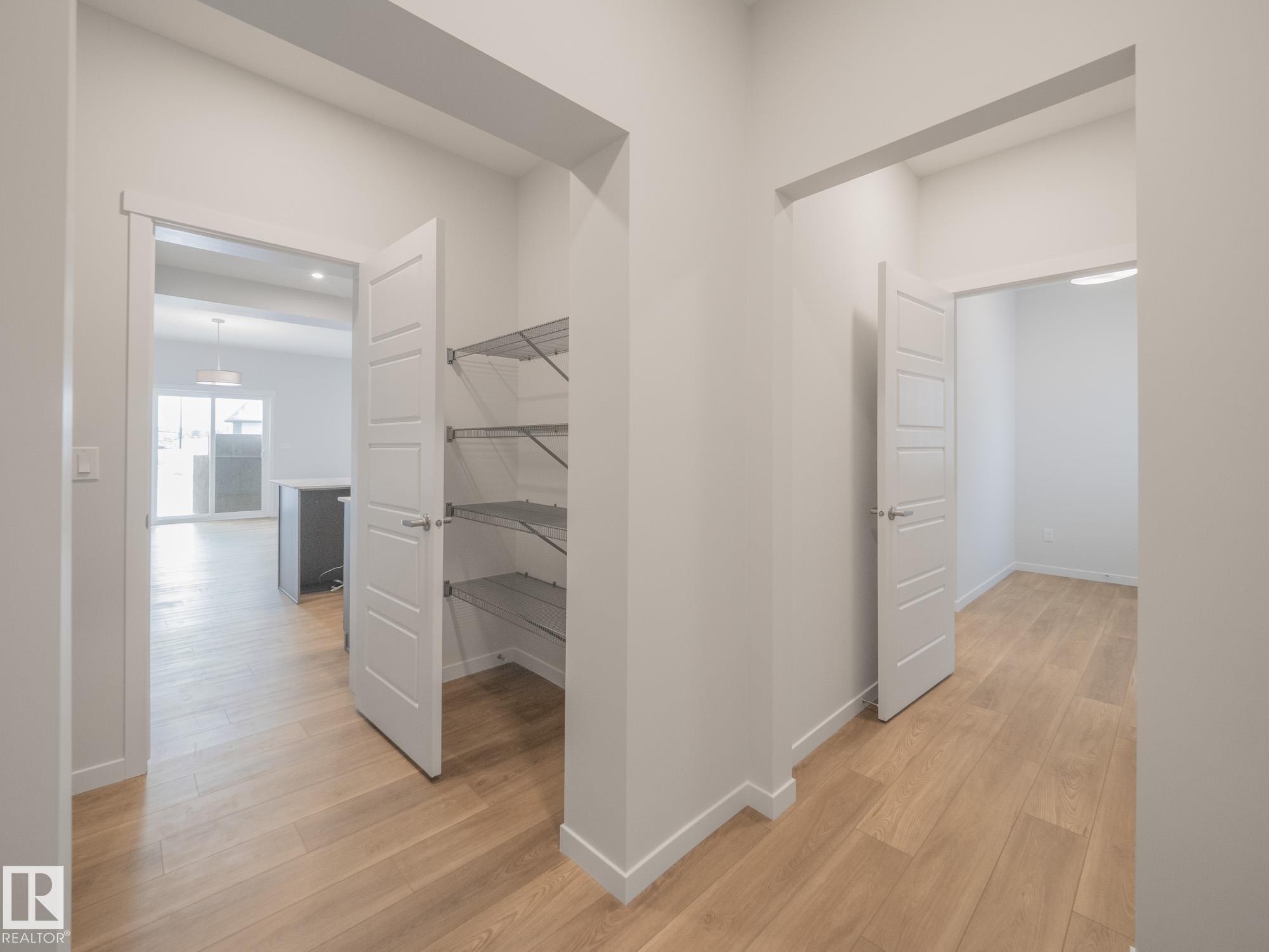 4631 Kinsella Landing, Edmonton, AB - Indoor