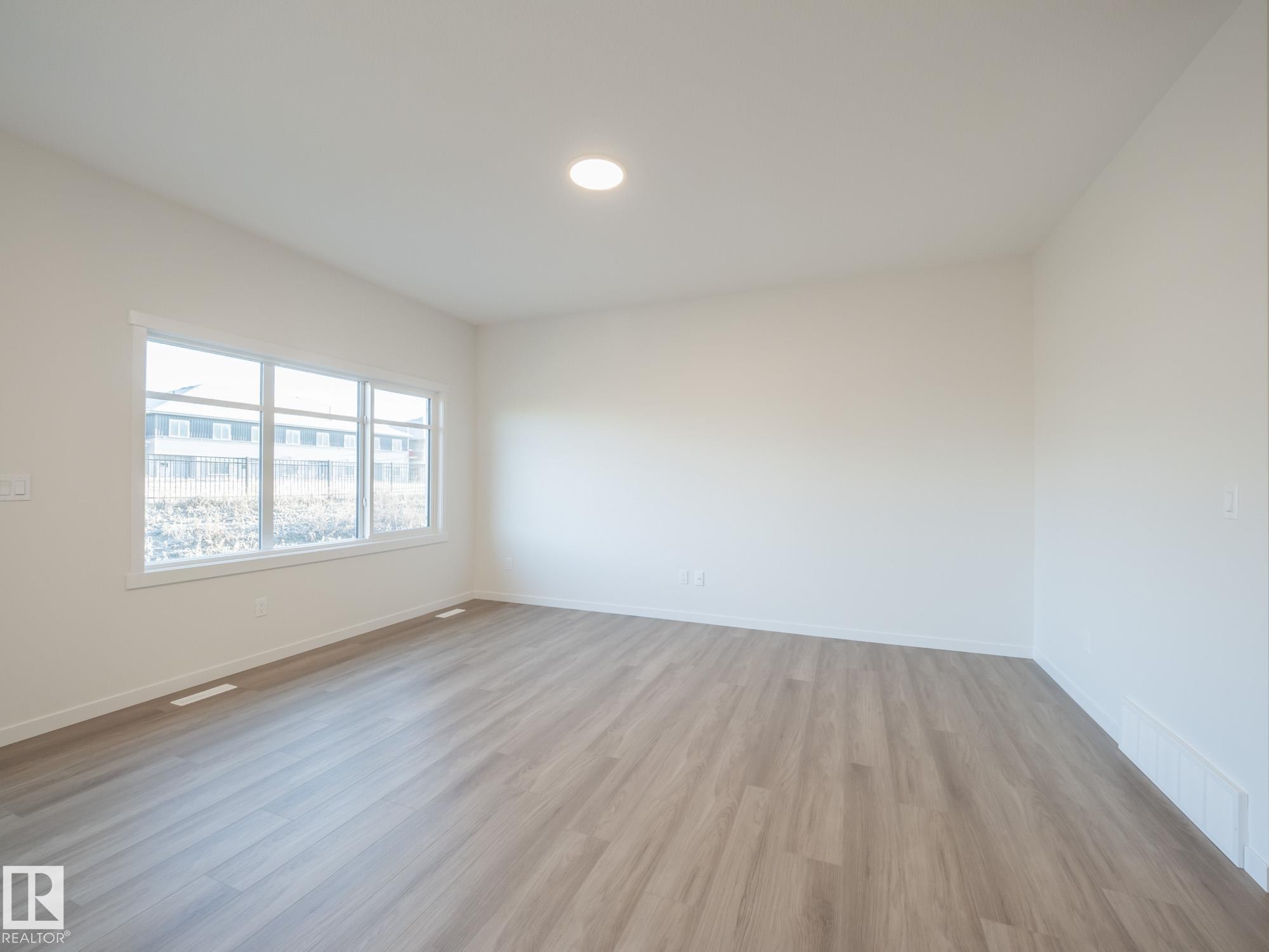 4625 Kinsella Landing, Edmonton, AB - Indoor Photo Showing Other Room