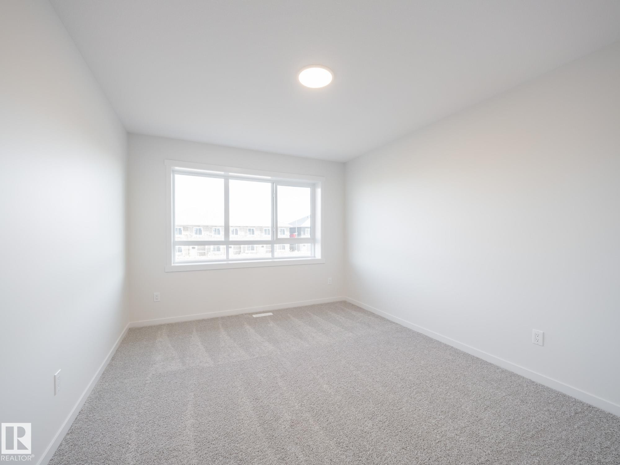 4625 Kinsella Landing, Edmonton, AB - Indoor Photo Showing Other Room