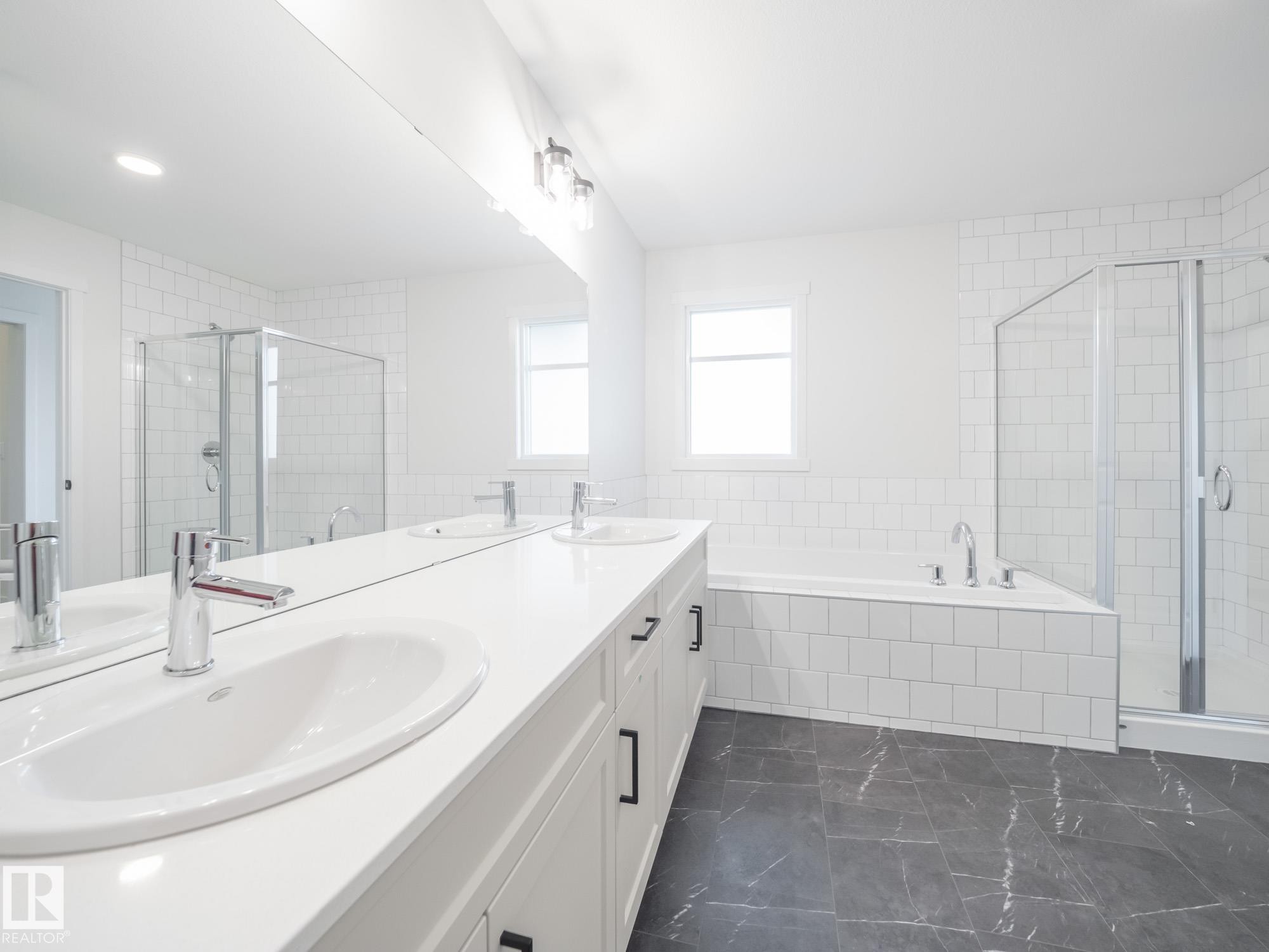 289 Rancher Road, Ardrossan, AB - Indoor Photo Showing Bathroom