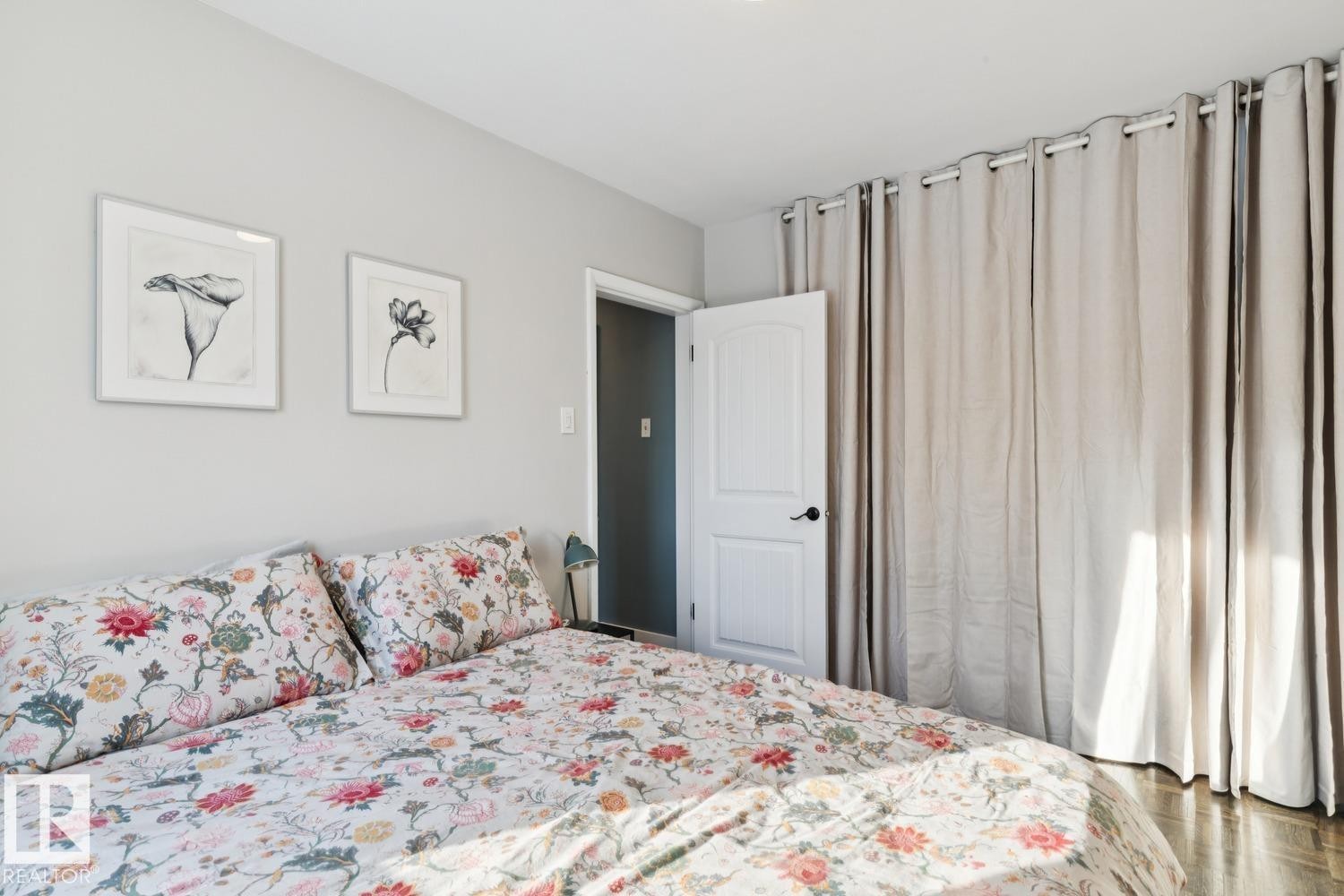 7601 91 Avenue, Edmonton, AB - Indoor Photo Showing Bedroom