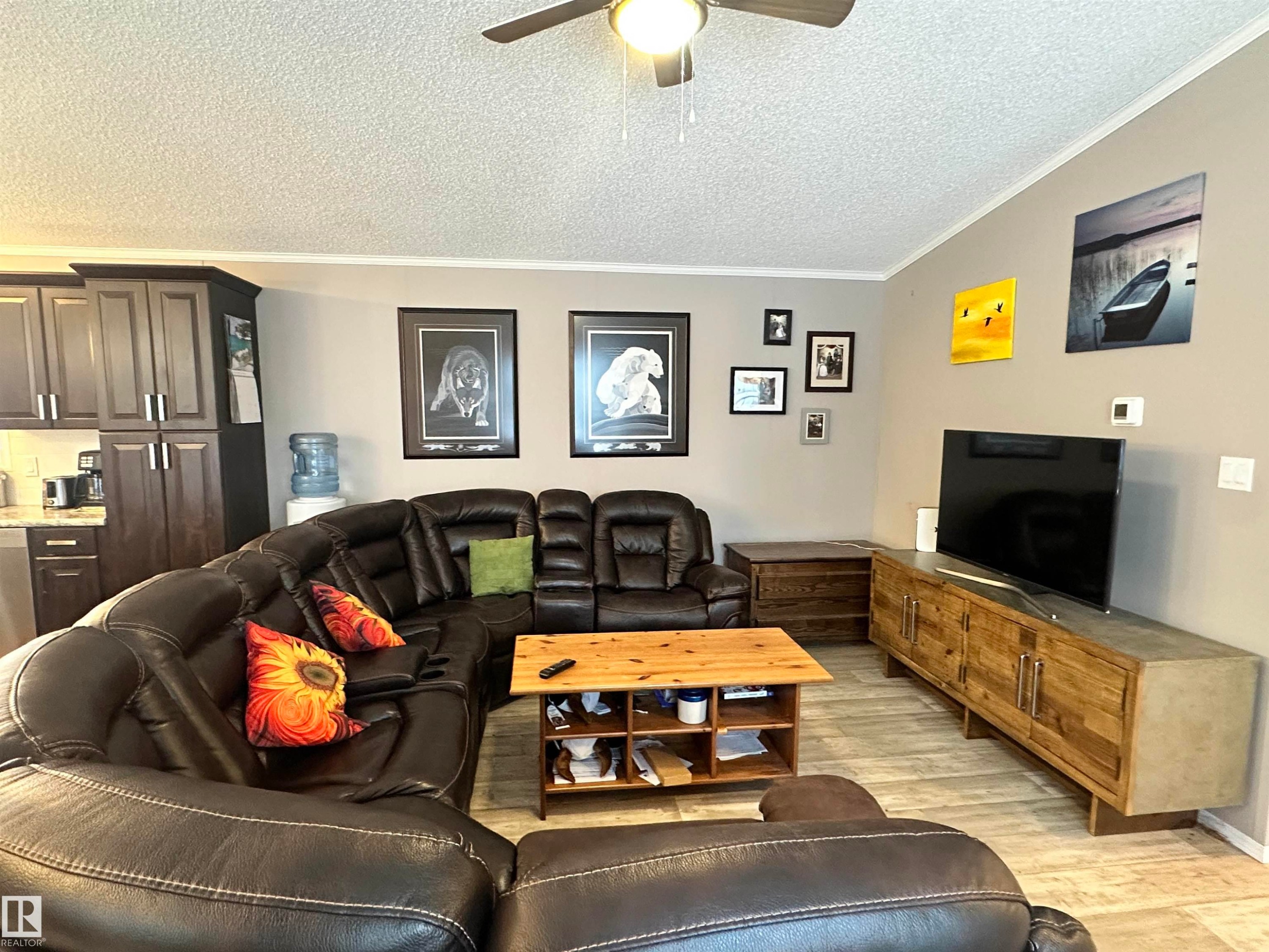 61211 Rge Road 265, Rural Westlock County, AB - Indoor Photo Showing Living Room