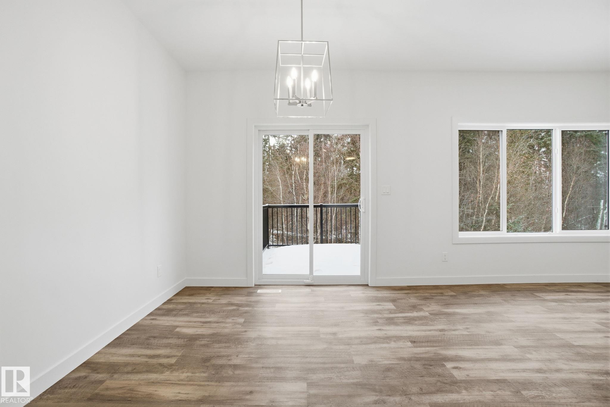 19 5122 213A Street, Edmonton, AB - Indoor Photo Showing Other Room