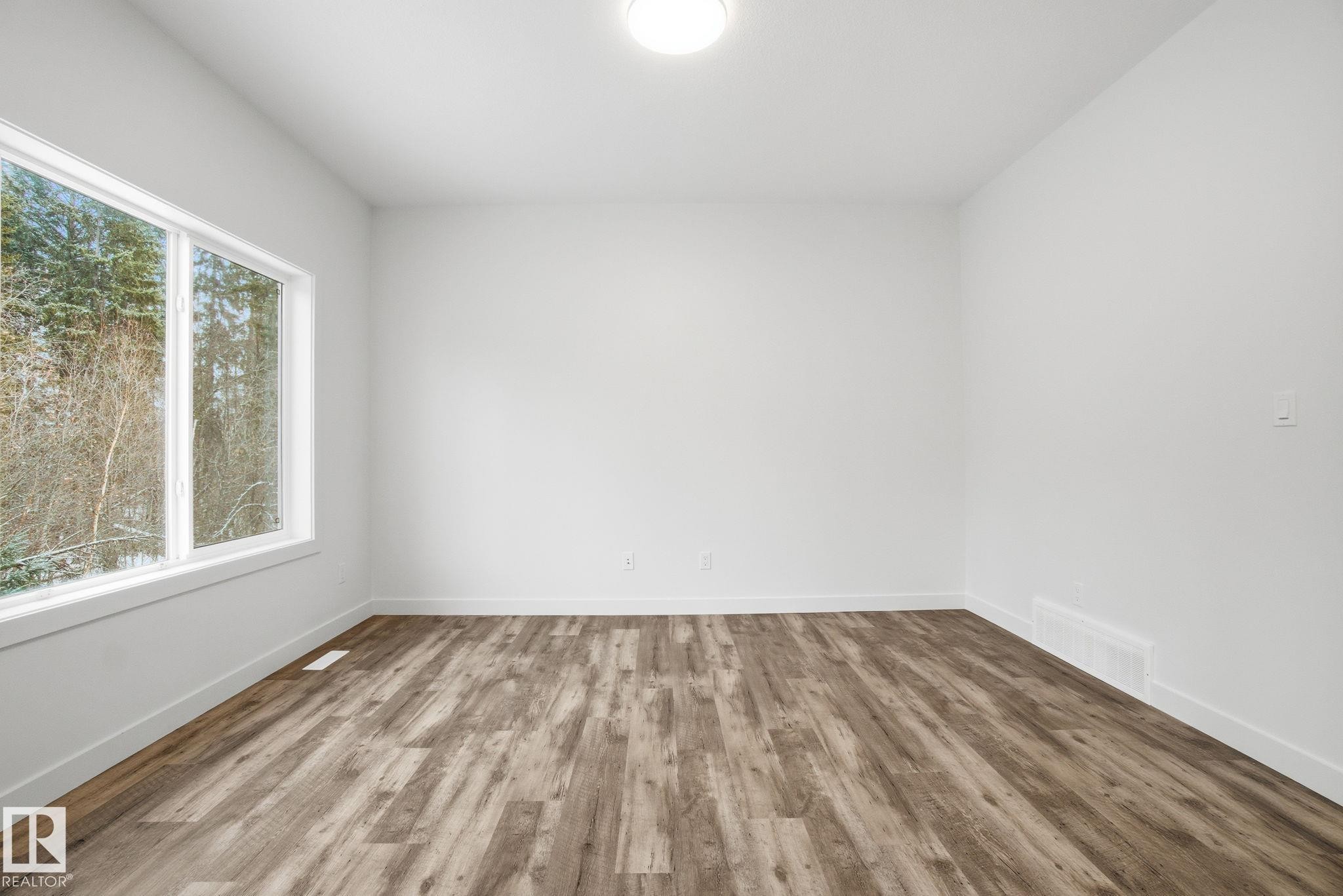 19 5122 213A Street, Edmonton, AB - Indoor Photo Showing Other Room