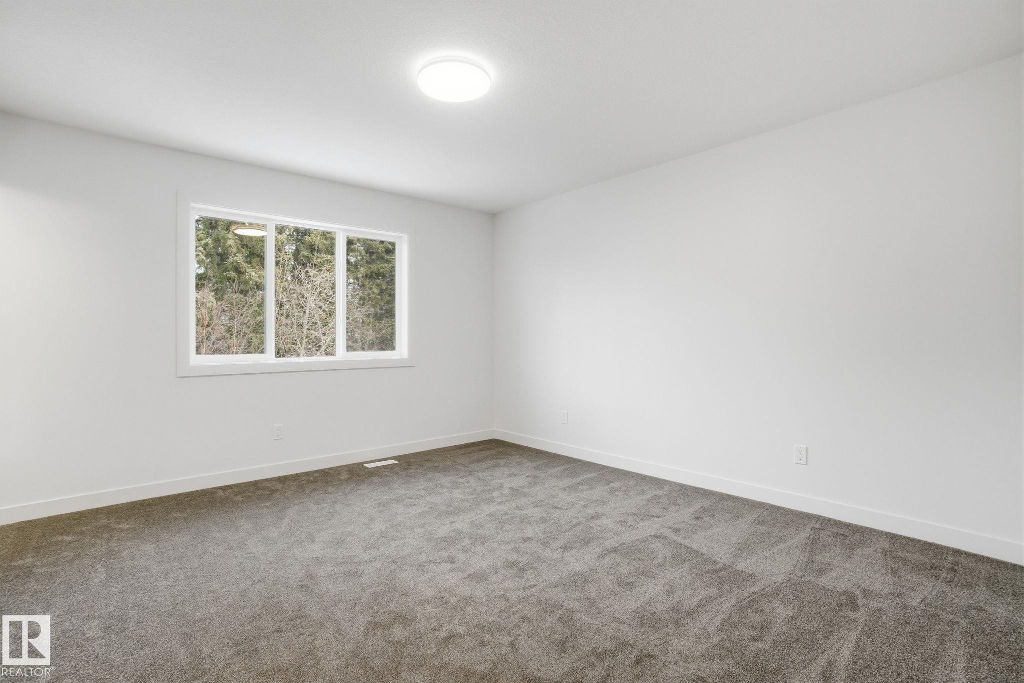 19 5122 213A Street, Edmonton, AB - Indoor Photo Showing Other Room