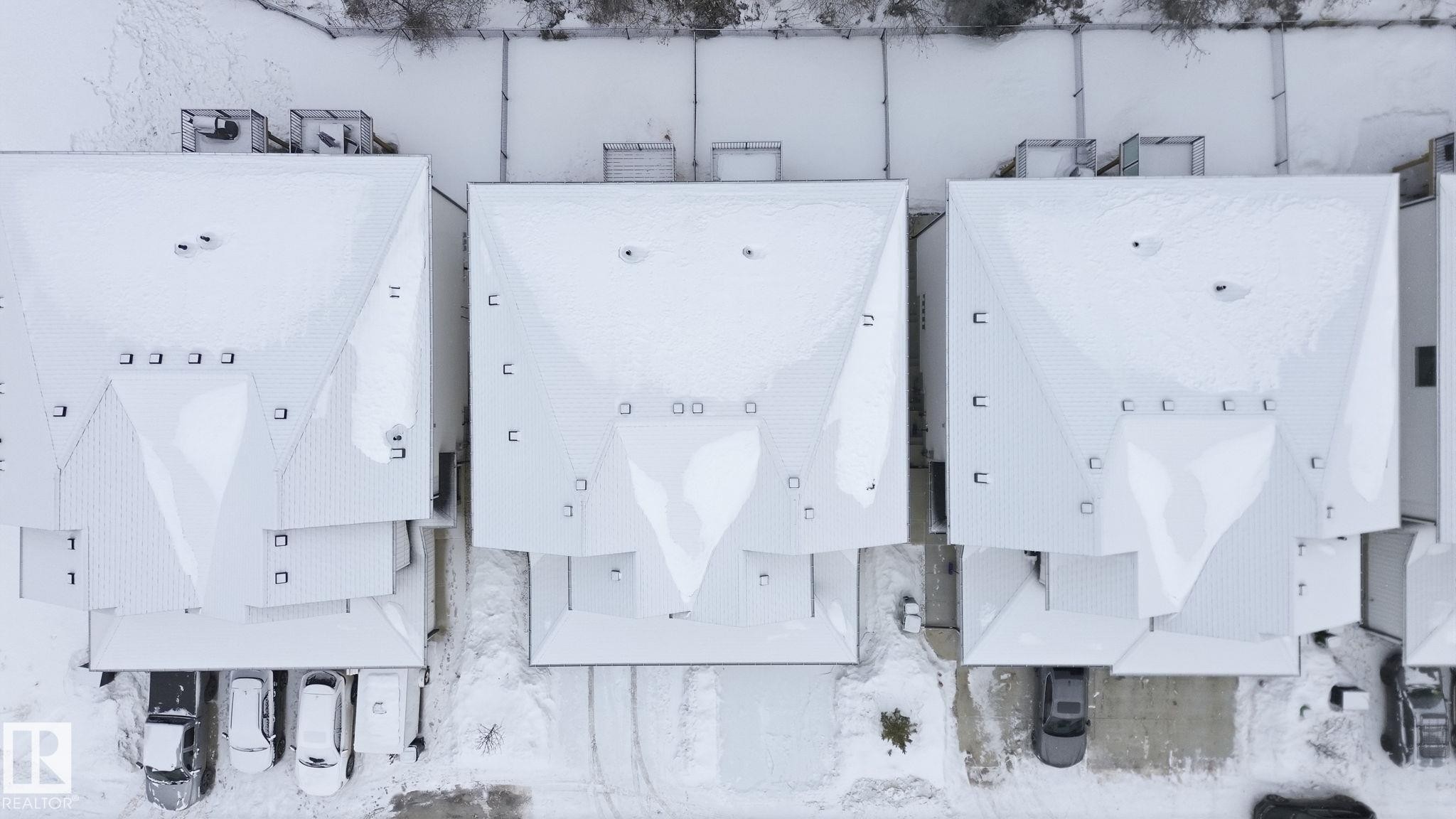 19 5122 213A Street, Edmonton, AB - Outdoor