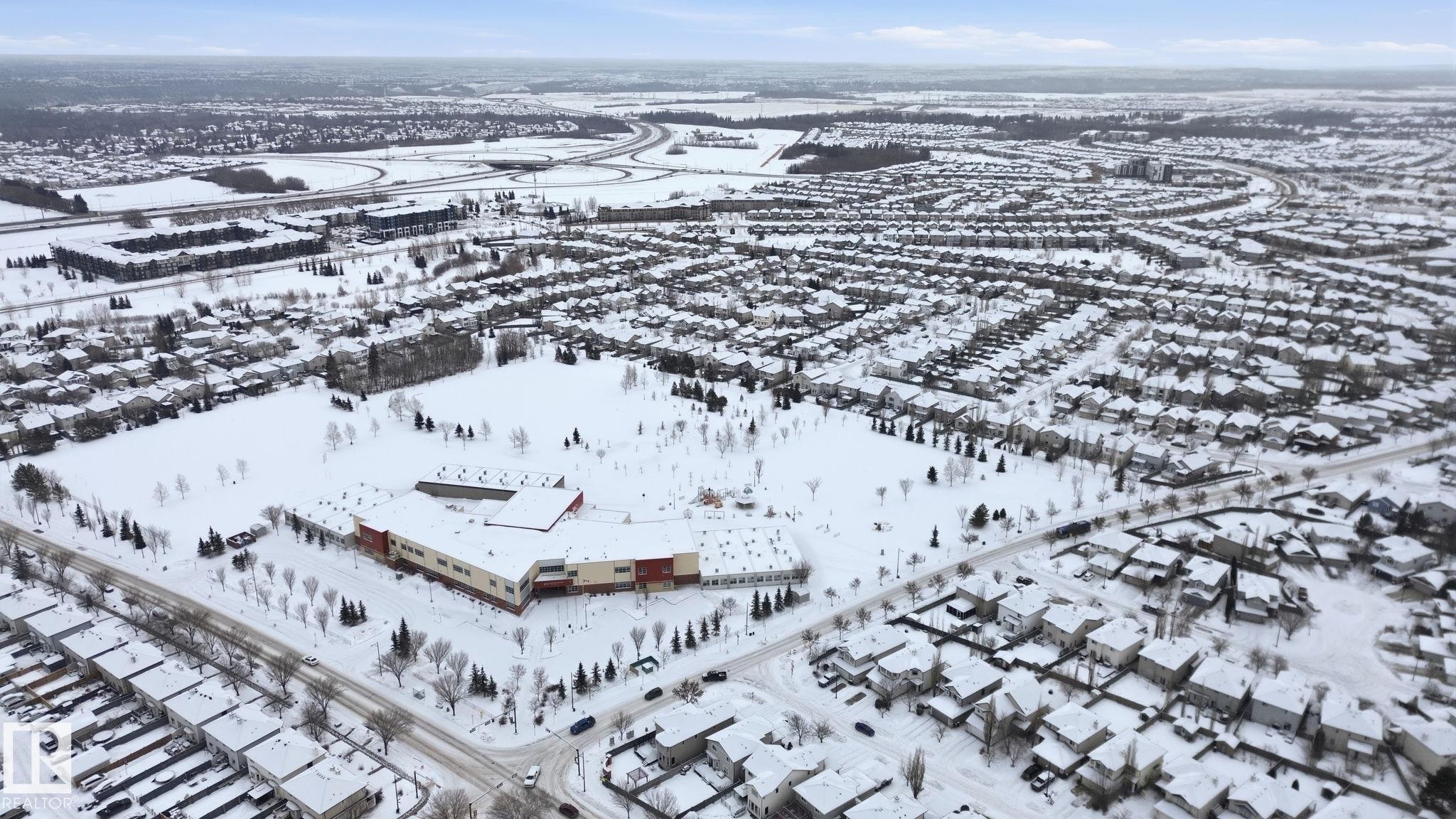 19 5122 213A Street, Edmonton, AB - Outdoor With View