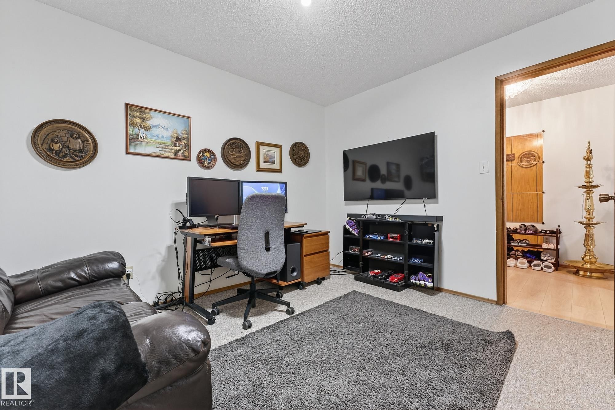 3310 113A Street, Edmonton, AB - Indoor