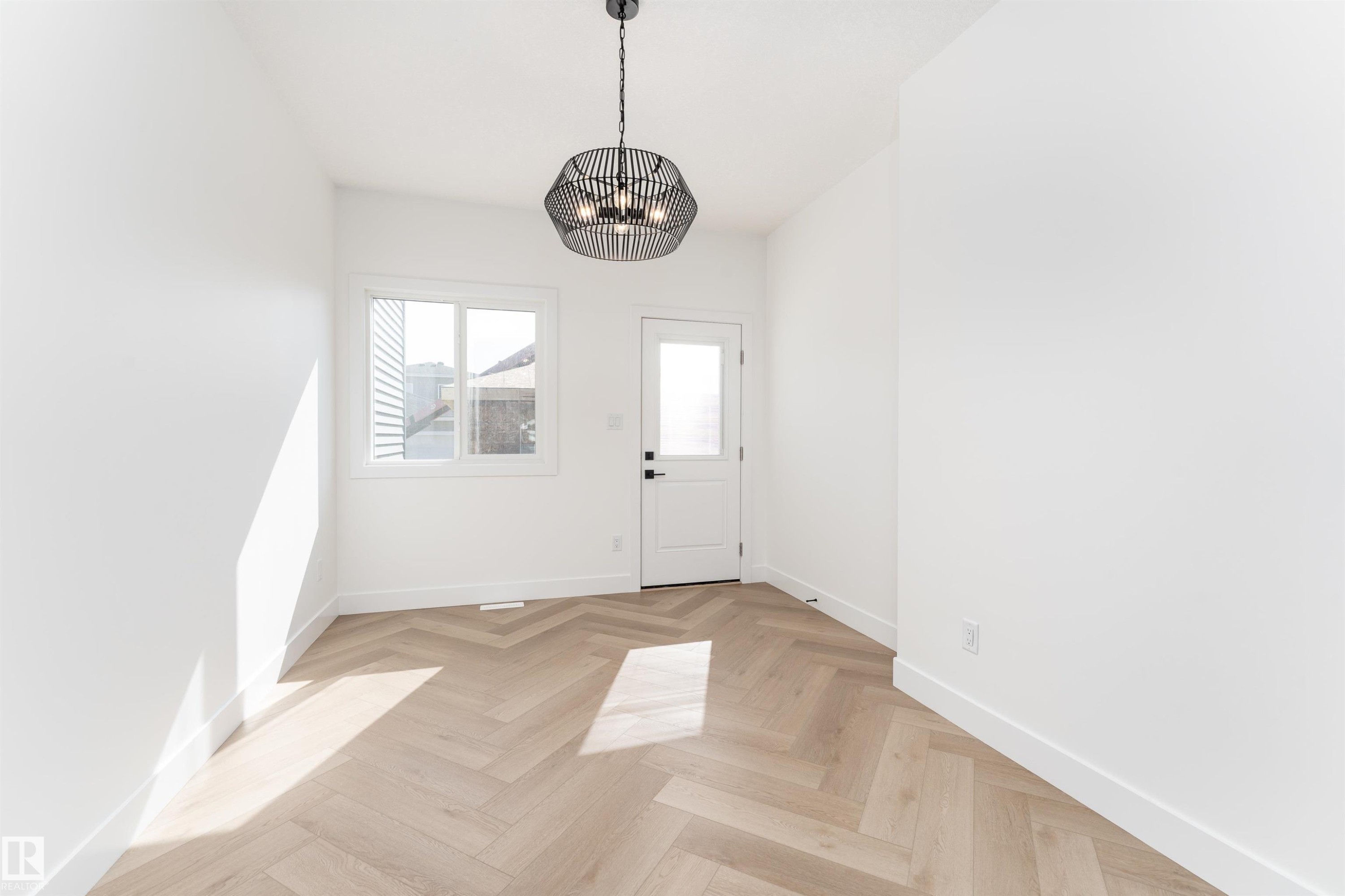 3127 Magpie Way, Edmonton, AB - Indoor Photo Showing Other Room