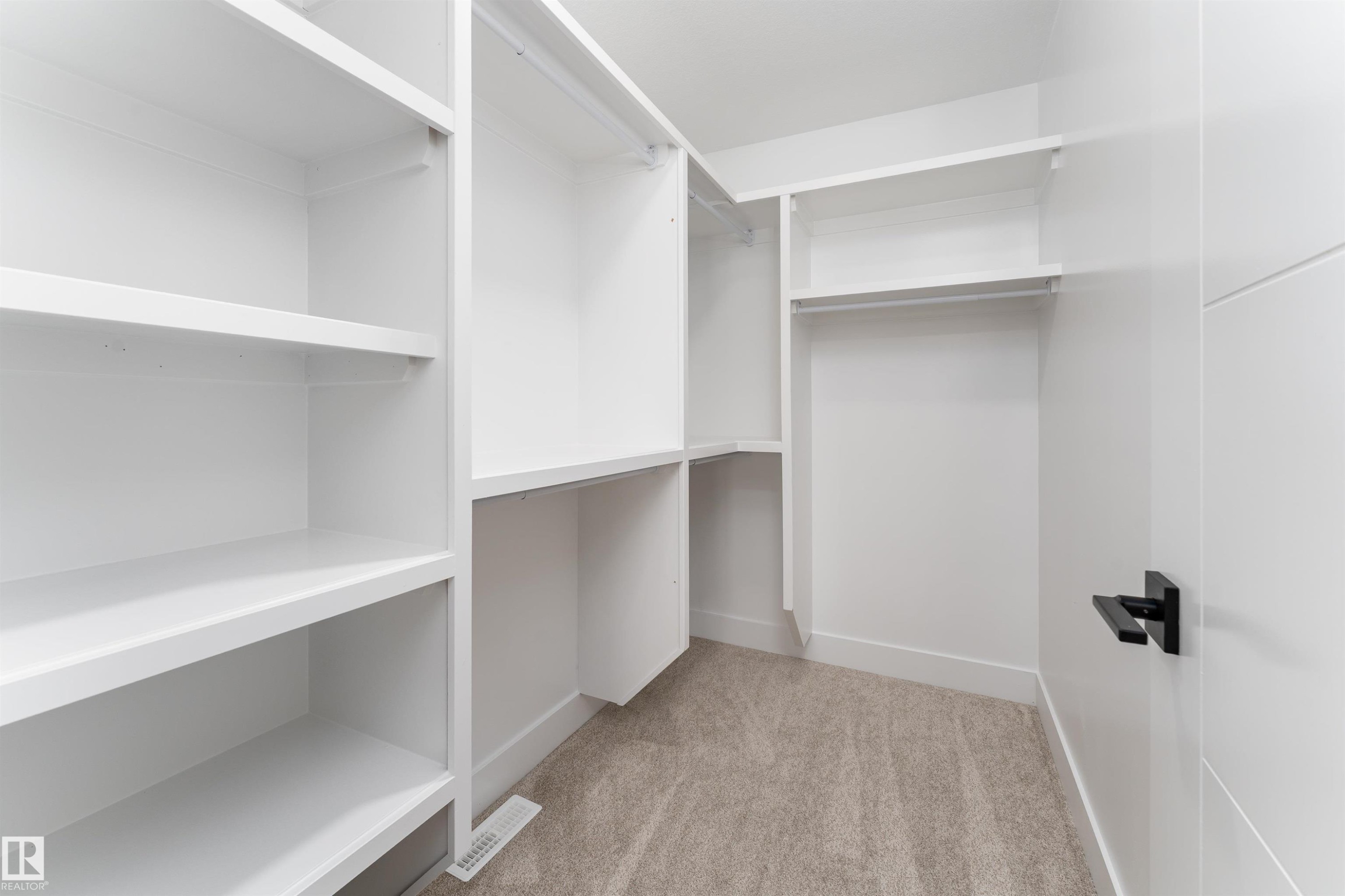 3127 Magpie Way, Edmonton, AB - Indoor With Storage