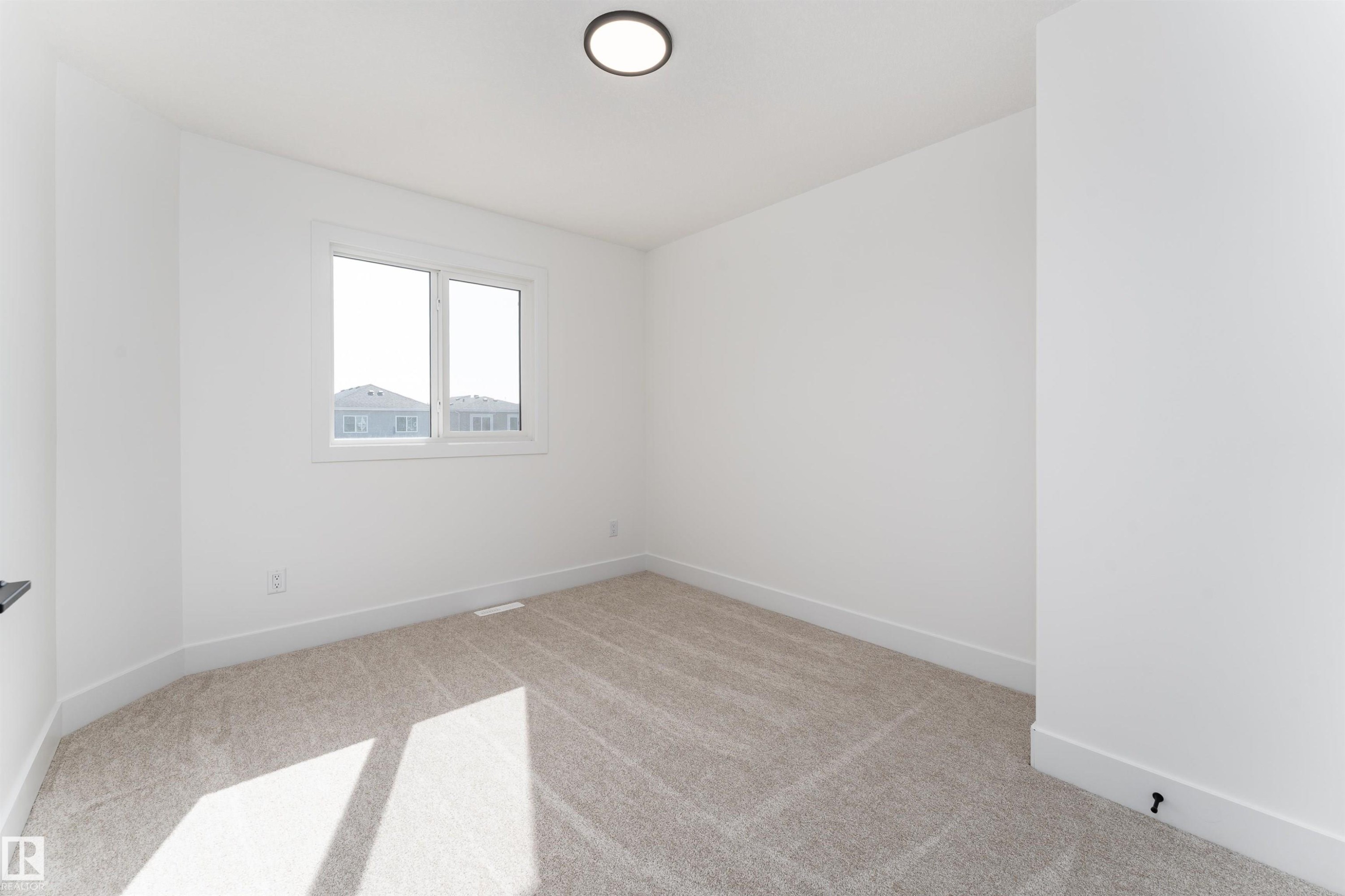 3127 Magpie Way, Edmonton, AB - Indoor Photo Showing Other Room