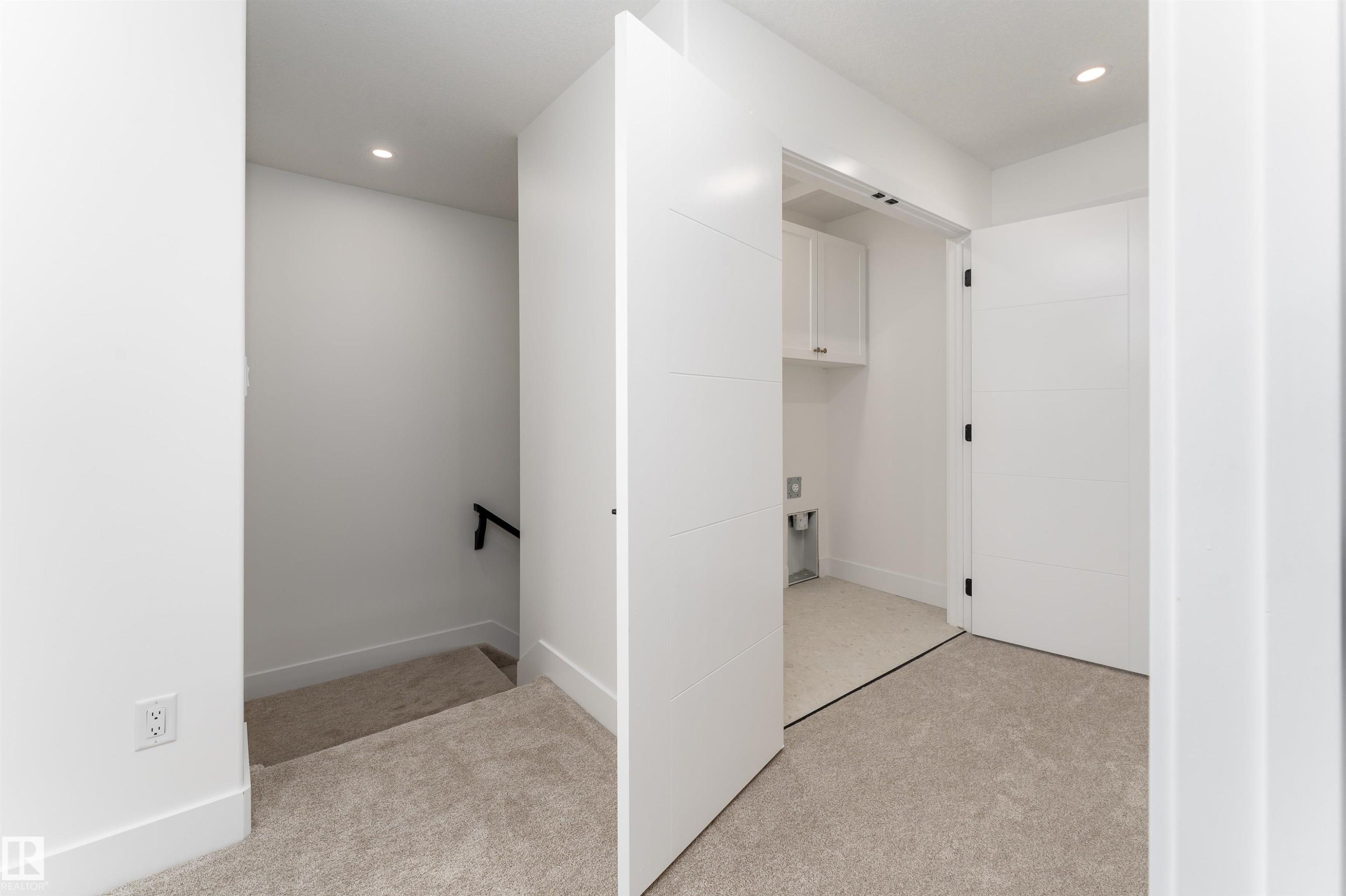 3127 Magpie Way, Edmonton, AB - Indoor Photo Showing Other Room