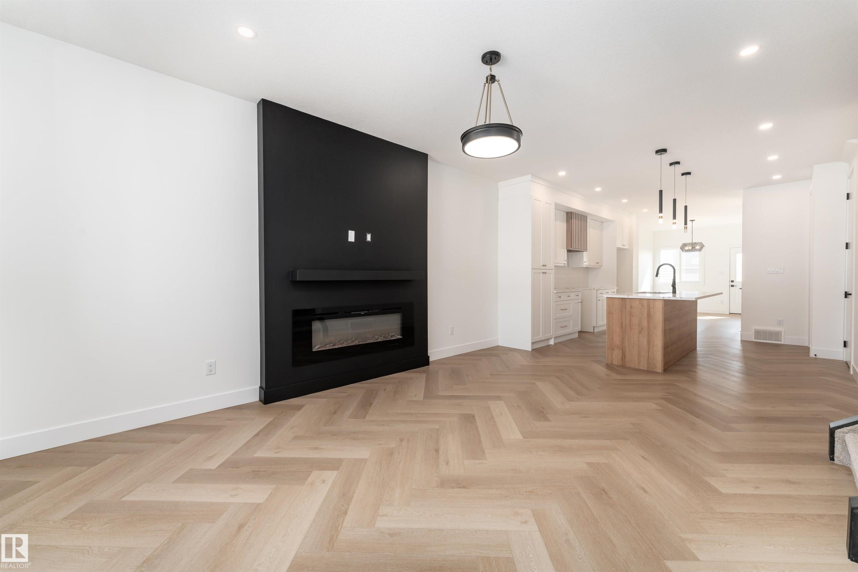 3127 Magpie Way, Edmonton, AB - Indoor With Fireplace