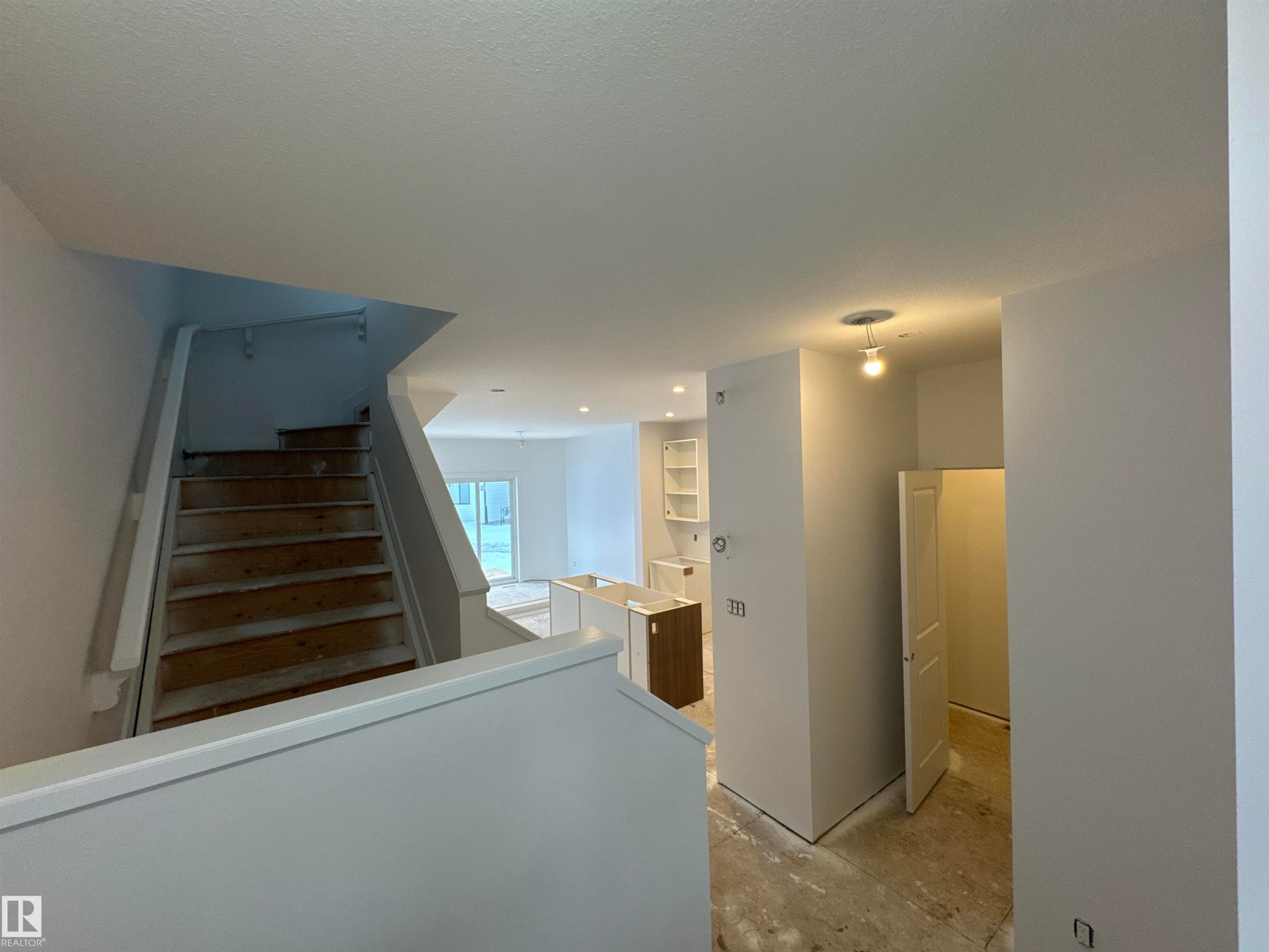 61 5122 213A Street, Edmonton, AB - Indoor Photo Showing Other Room