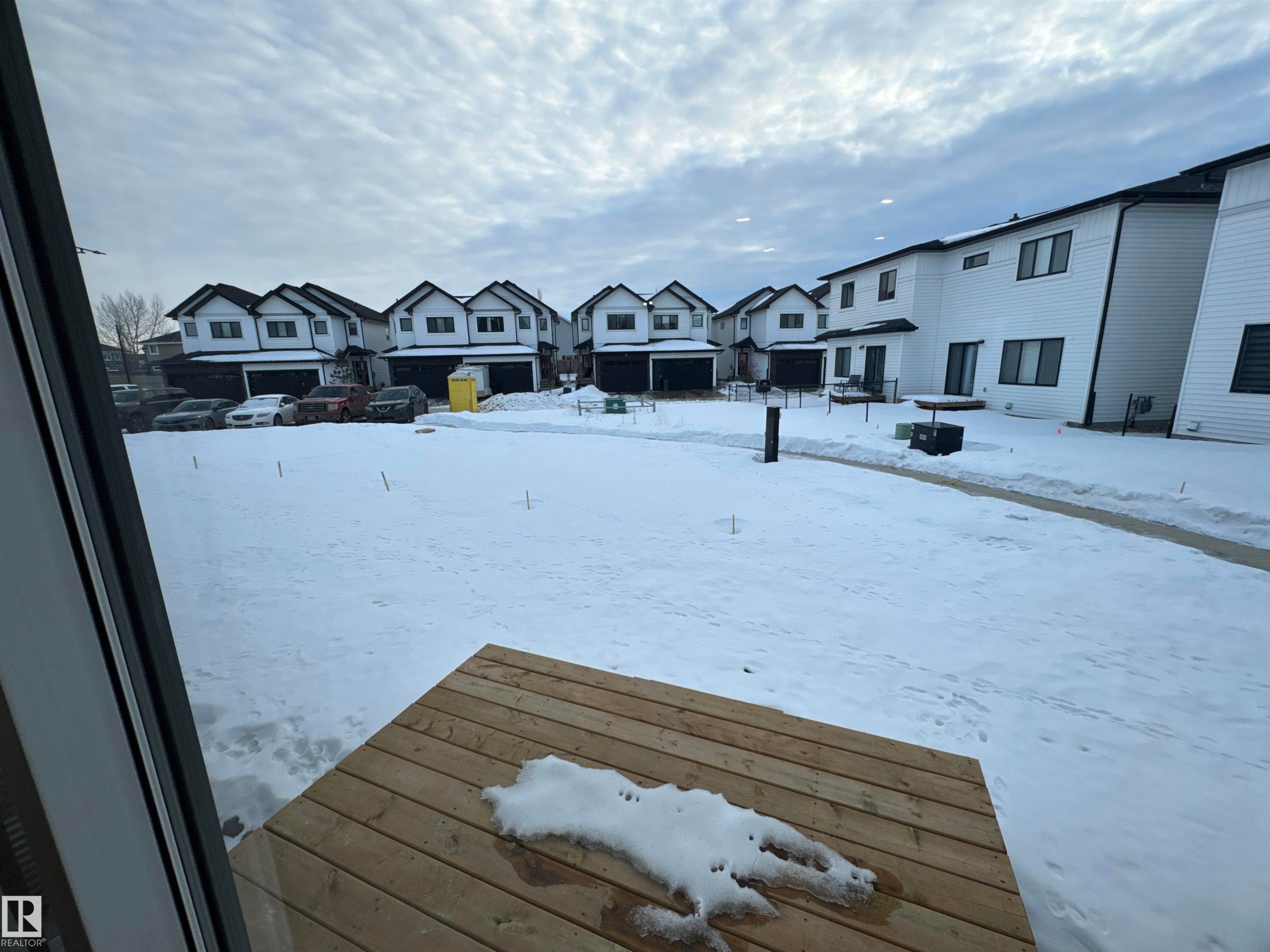 61 5122 213A Street, Edmonton, AB - Outdoor