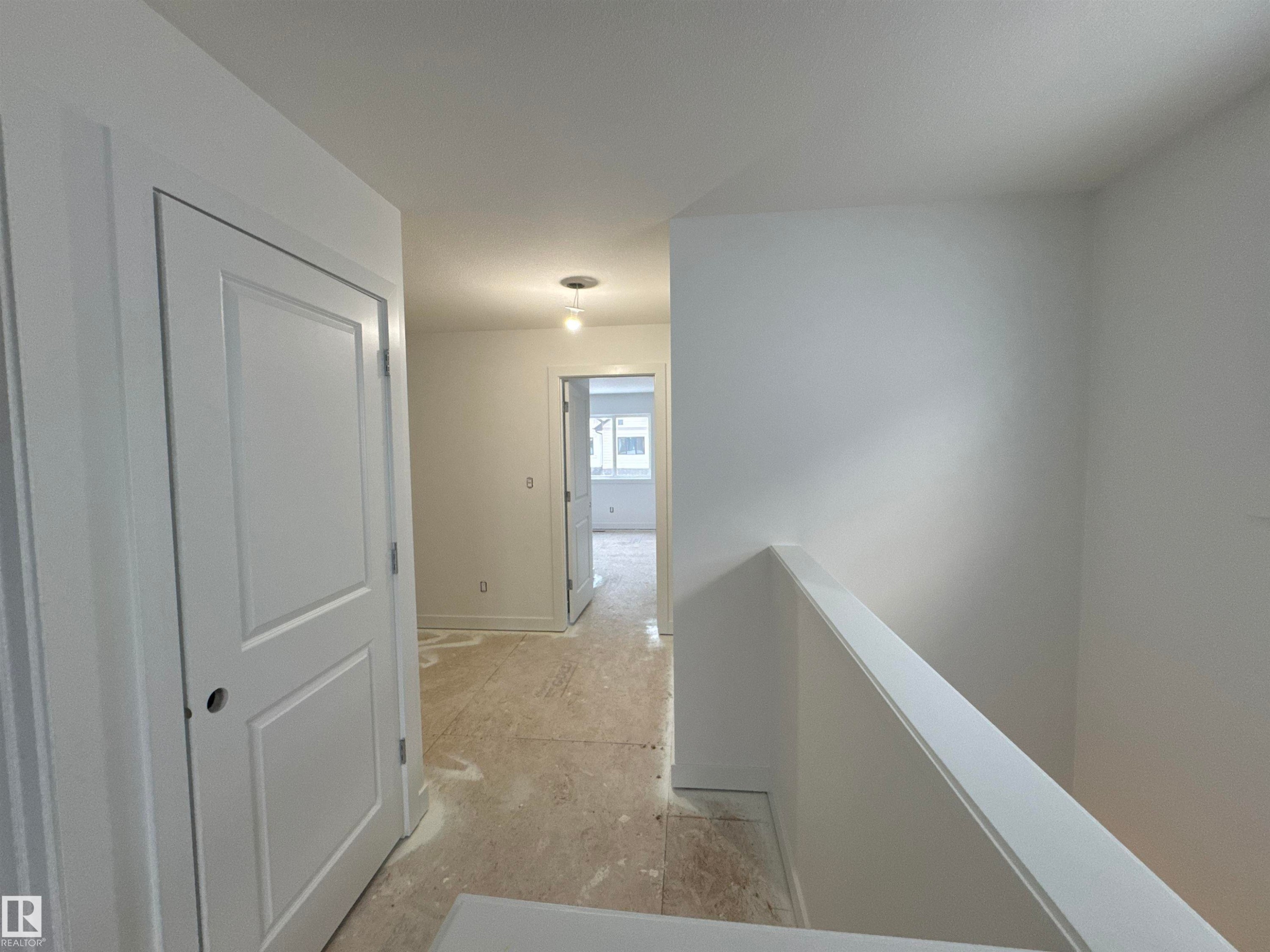 61 5122 213A Street, Edmonton, AB - Indoor Photo Showing Other Room