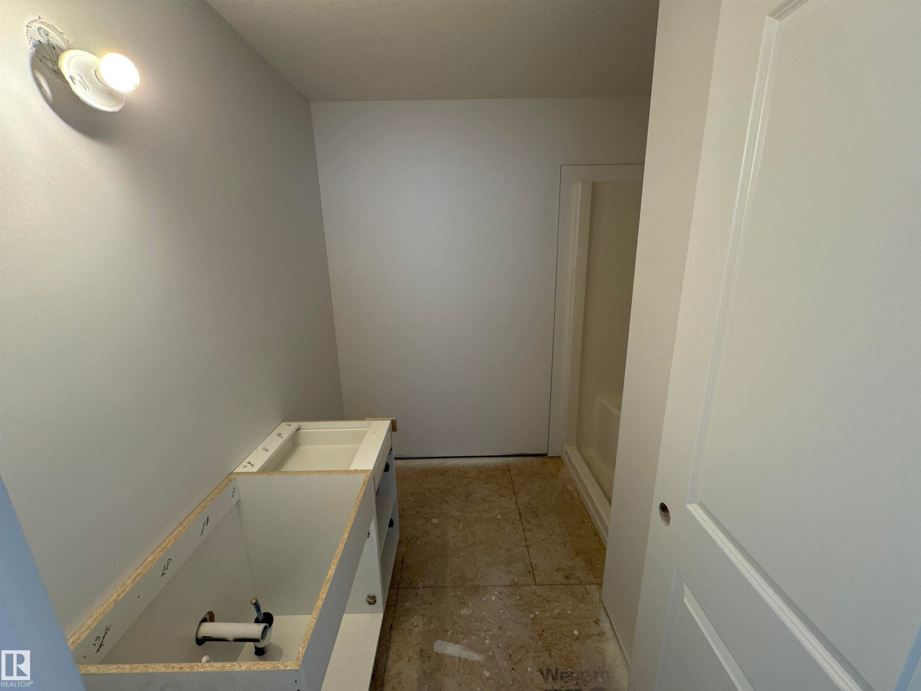 61 5122 213A Street, Edmonton, AB - Indoor Photo Showing Other Room