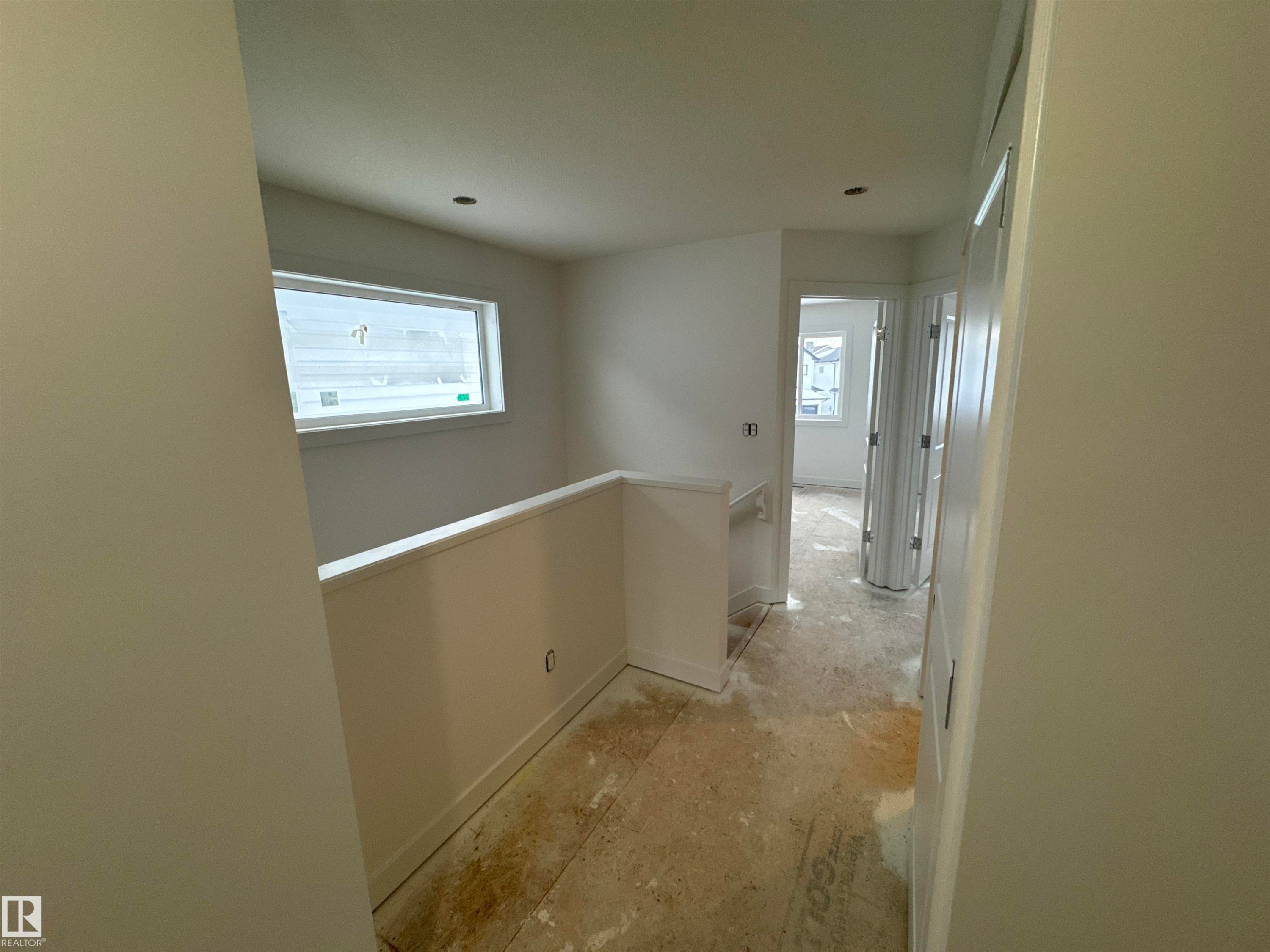 61 5122 213A Street, Edmonton, AB - Indoor Photo Showing Other Room