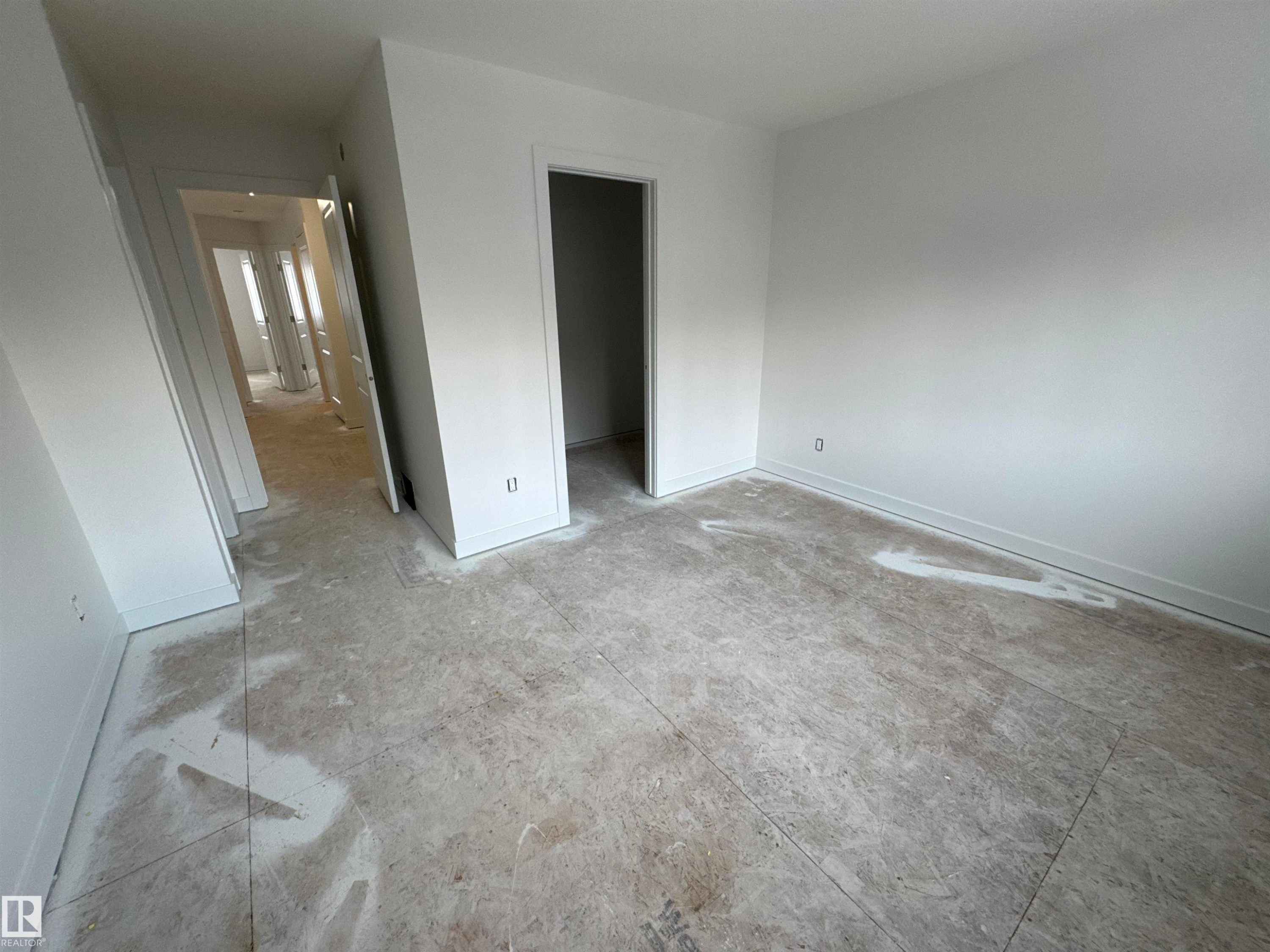 61 5122 213A Street, Edmonton, AB - Indoor Photo Showing Other Room