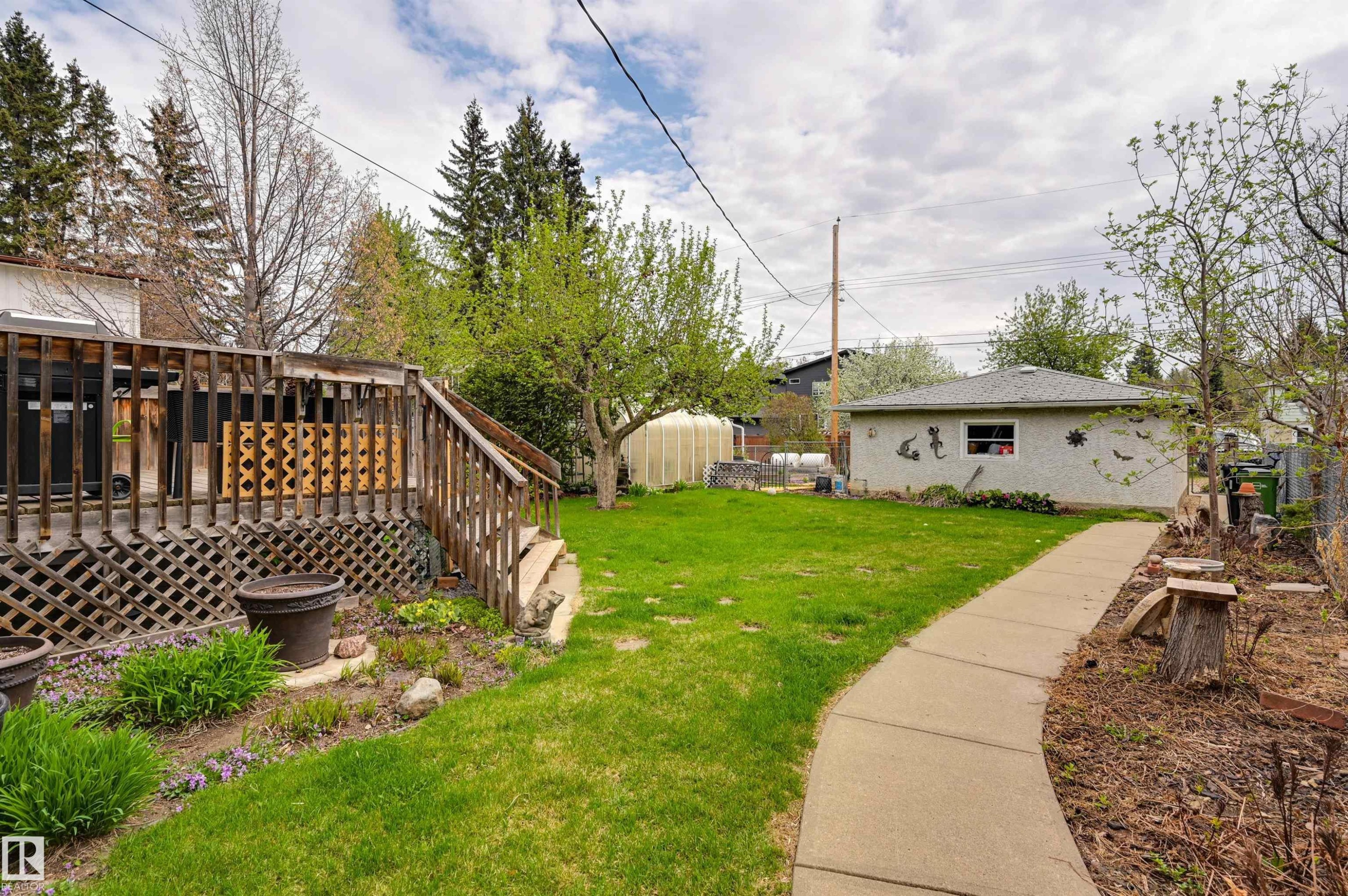 9725 143 Street, Edmonton, AB - Outdoor