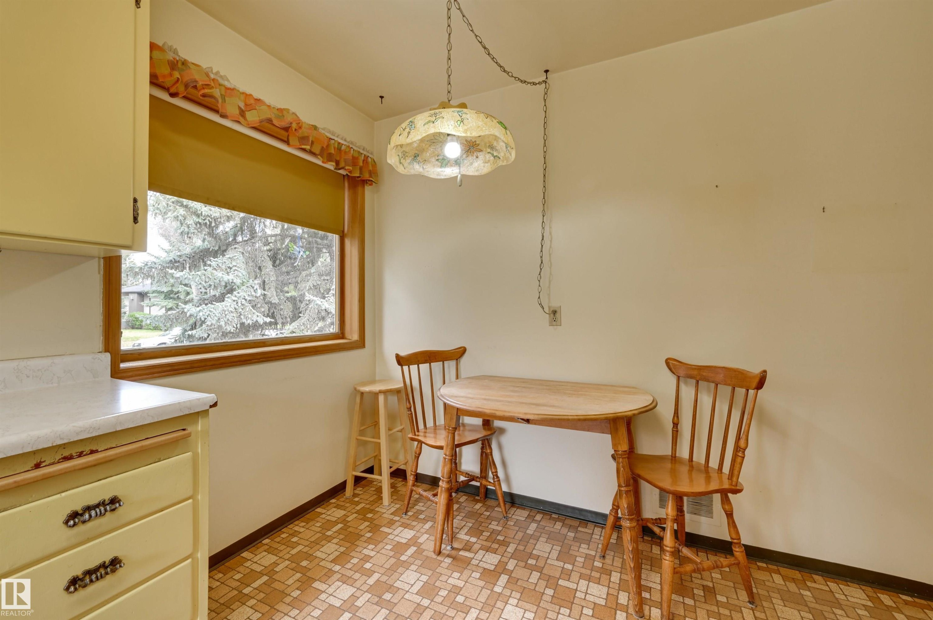 9725 143 Street, Edmonton, AB - Indoor Photo Showing Dining Room