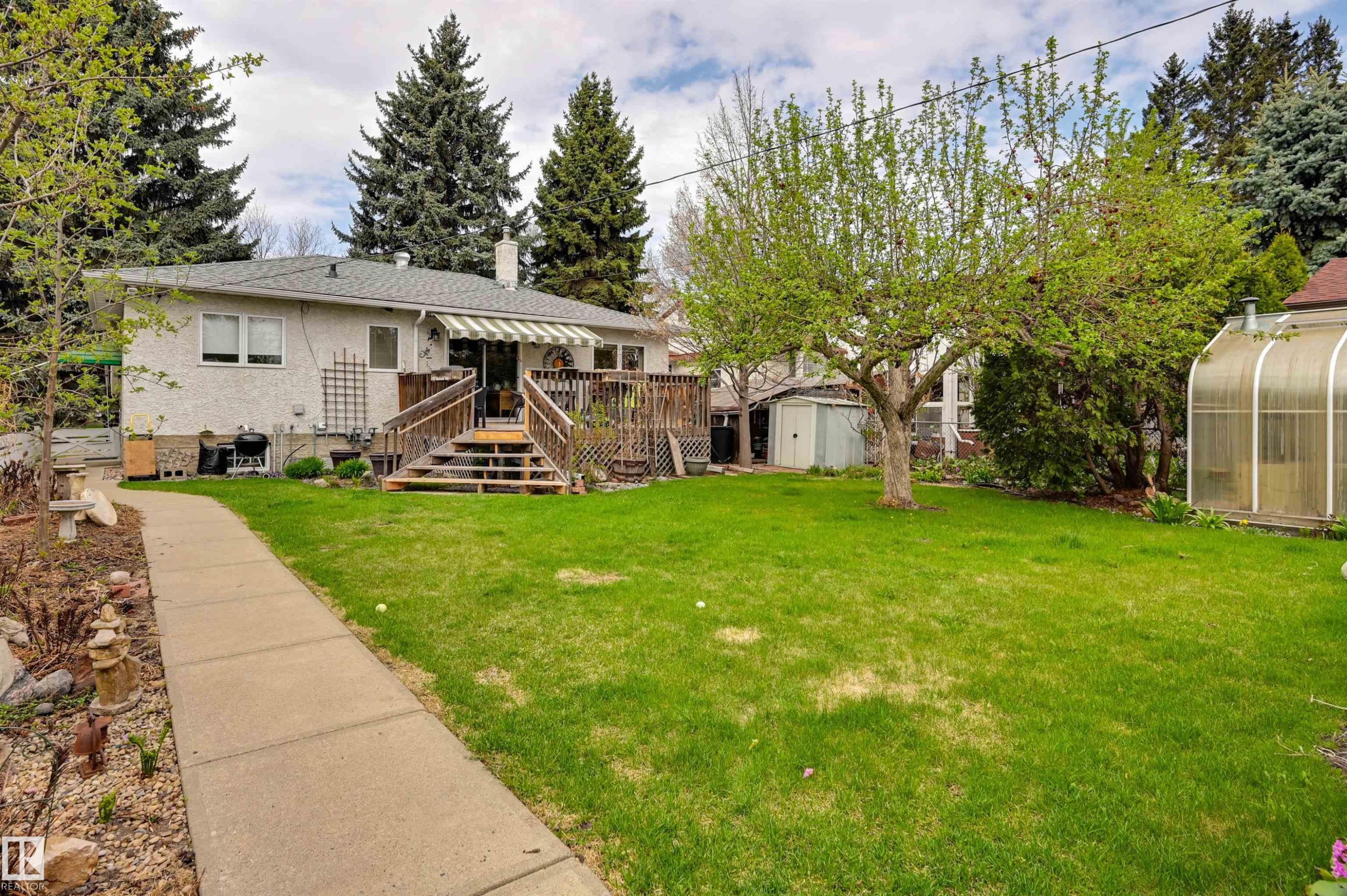 9725 143 Street, Edmonton, AB - Outdoor