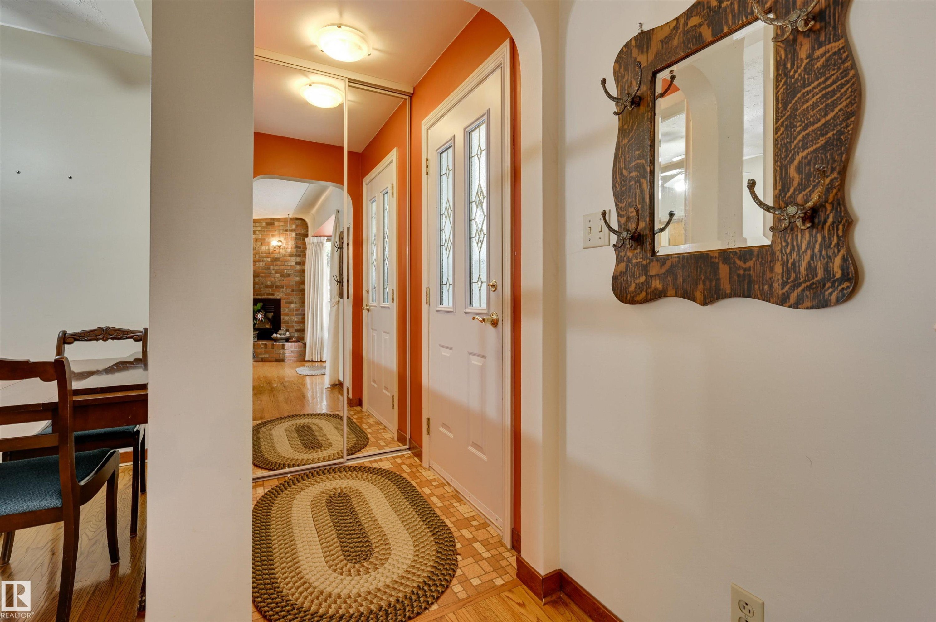 9725 143 Street, Edmonton, AB - Indoor