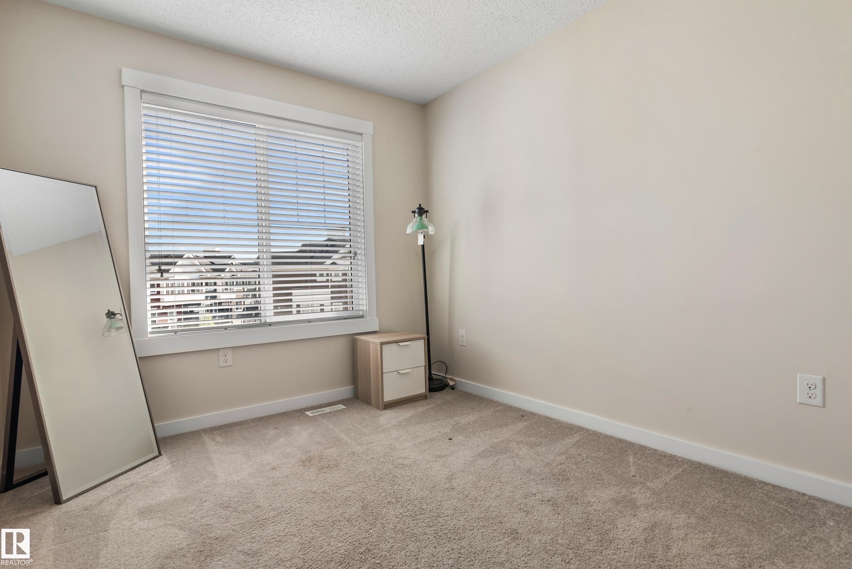 43 903 Crystallina Nera Way, Edmonton, AB - Indoor Photo Showing Other Room