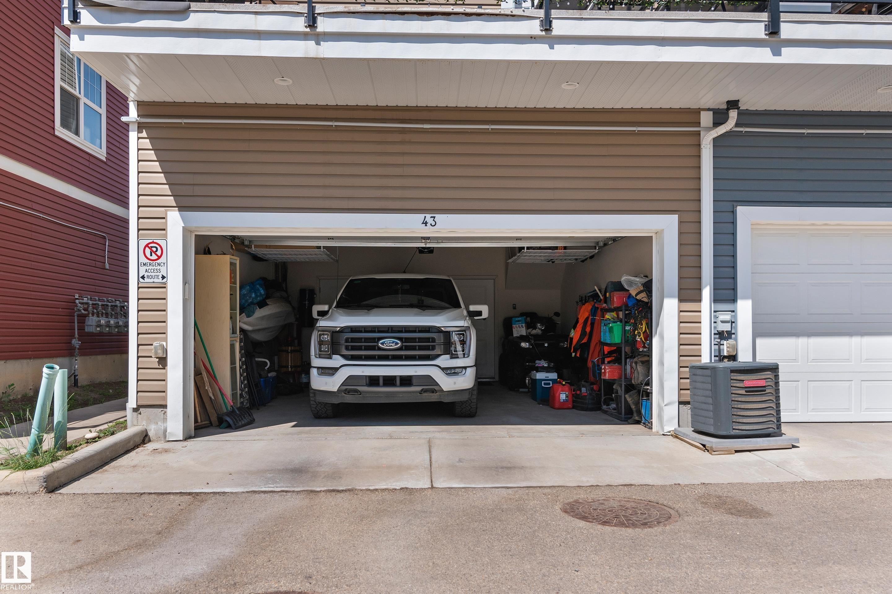 43 903 Crystallina Nera Way, Edmonton, AB - Photo Showing Garage