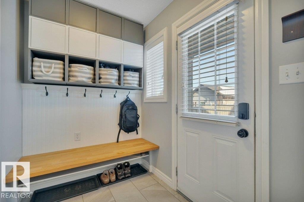 2464 Austin Crescent, Edmonton, AB - Indoor