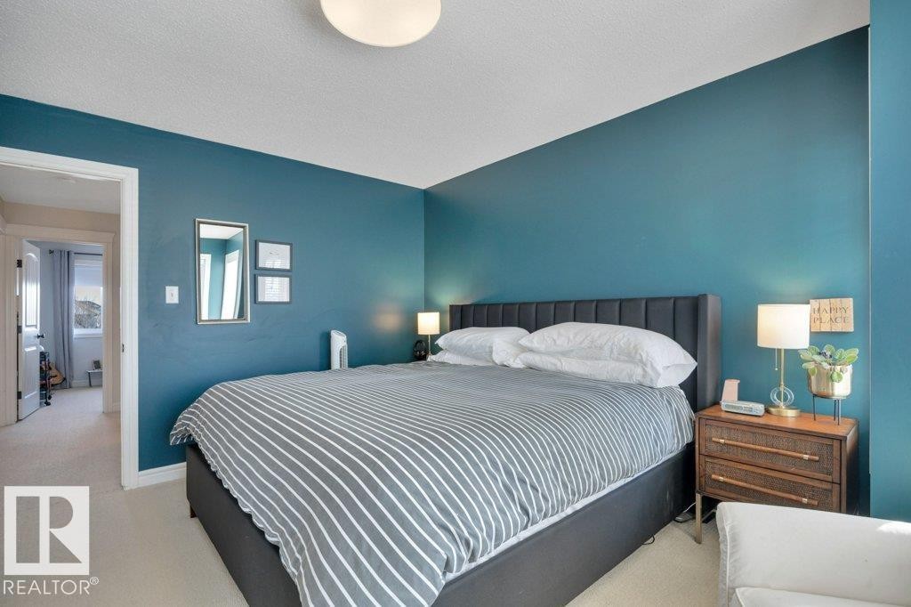 2464 Austin Crescent, Edmonton, AB - Indoor Photo Showing Bedroom