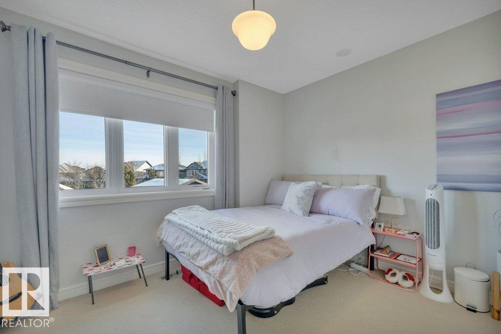 2464 Austin Crescent, Edmonton, AB - Indoor Photo Showing Bedroom