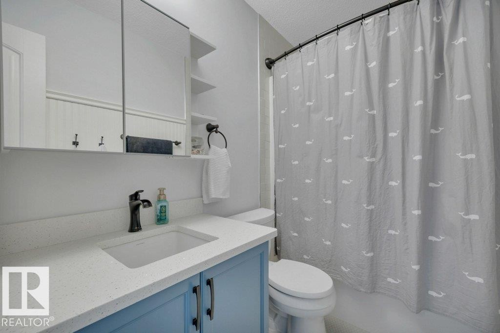 2464 Austin Crescent, Edmonton, AB - Indoor Photo Showing Bathroom
