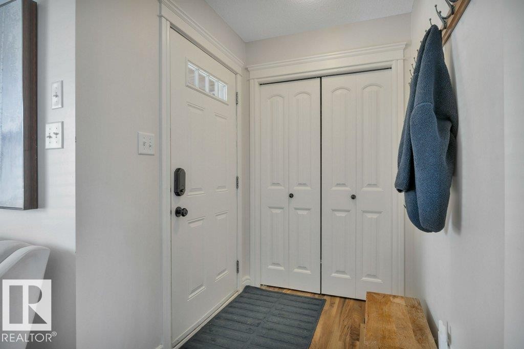 2464 Austin Crescent, Edmonton, AB - Indoor Photo Showing Other Room