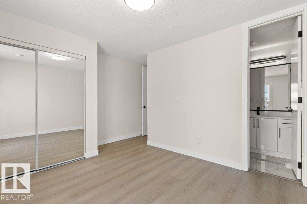 3043 142 Avenue, Edmonton, AB - Indoor Photo Showing Other Room