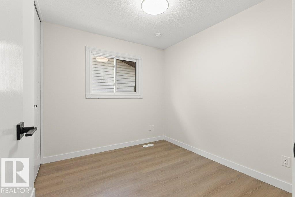 3043 142 Avenue, Edmonton, AB - Indoor Photo Showing Other Room