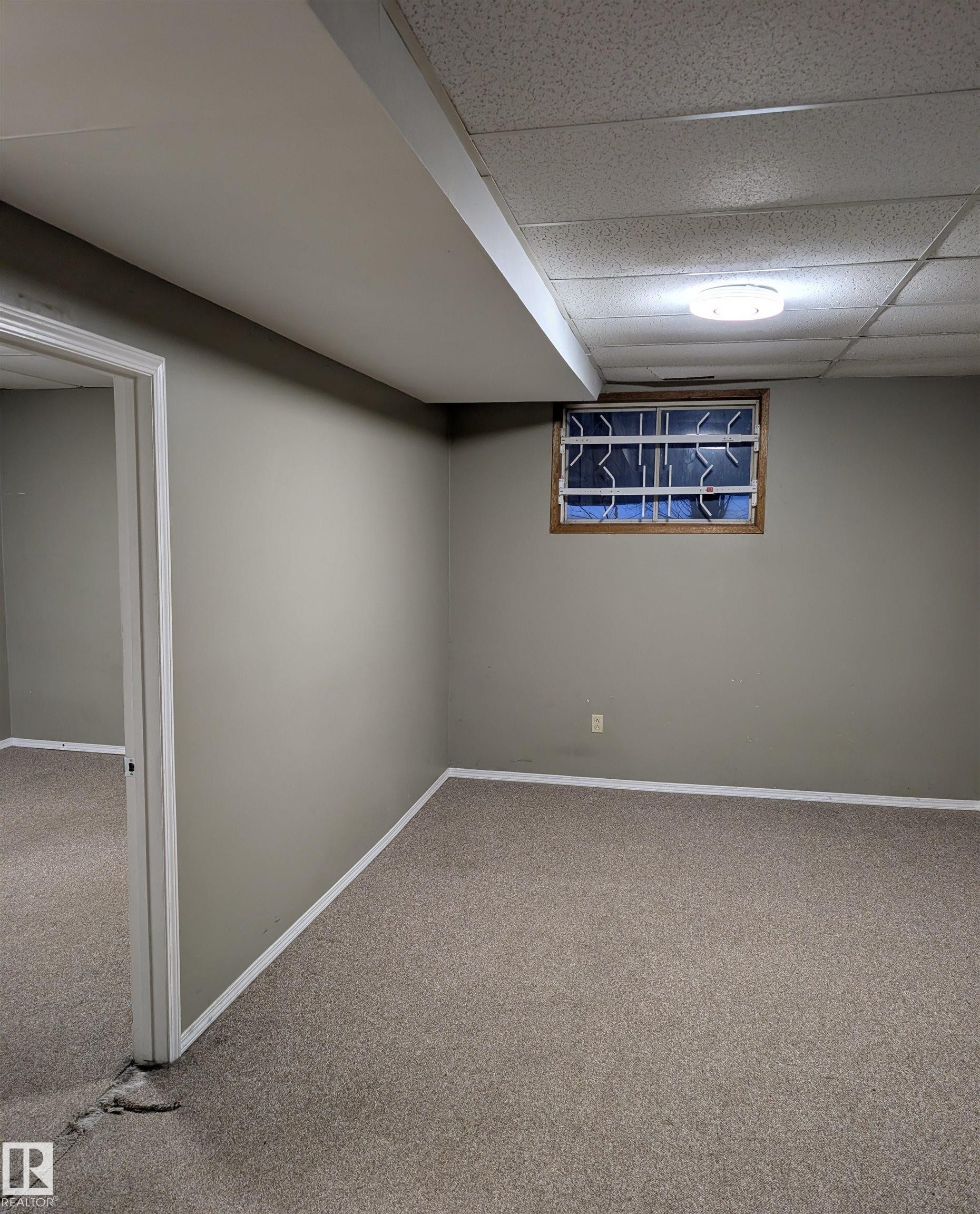 9734 152 Street, Edmonton, AB - Indoor