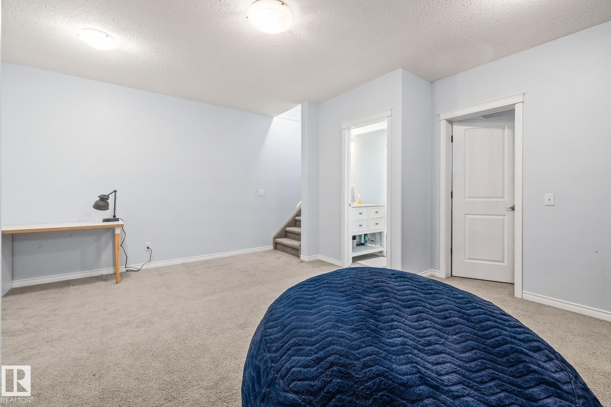 7020 22 Avenue Sw, Edmonton, AB - Indoor Photo Showing Bedroom
