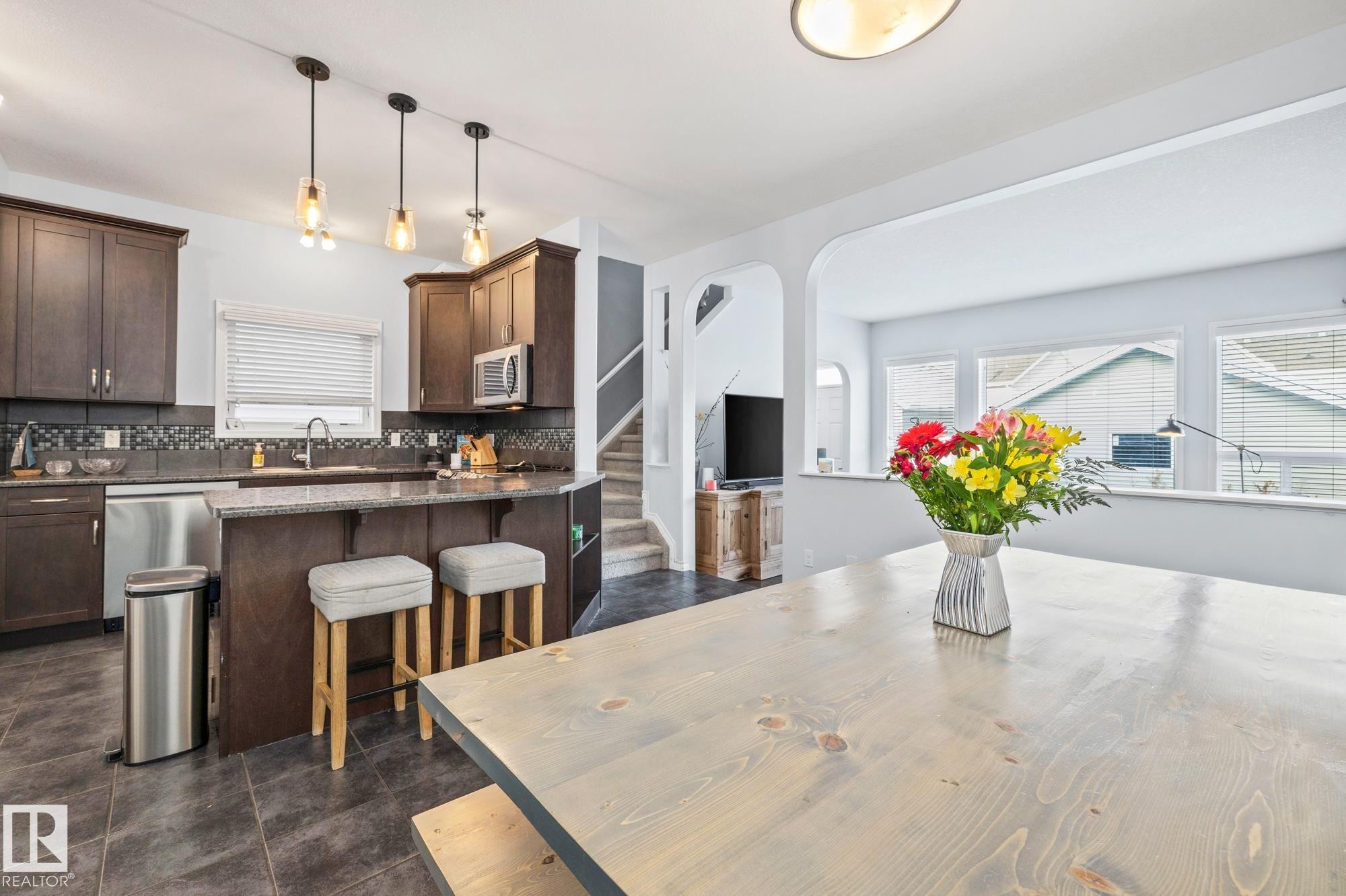 7020 22 Avenue Sw, Edmonton, AB - Indoor