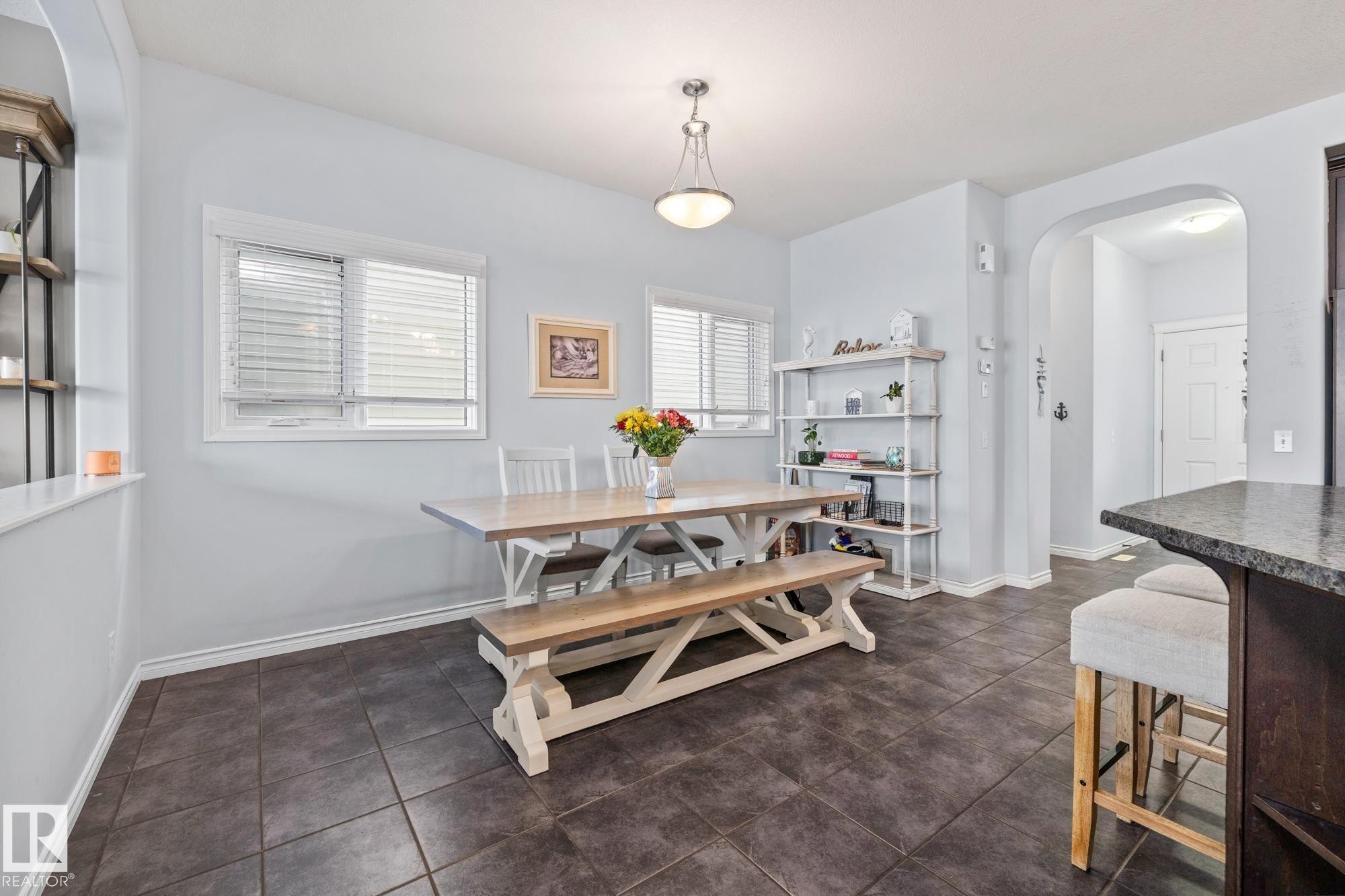 7020 22 Avenue Sw, Edmonton, AB - Indoor