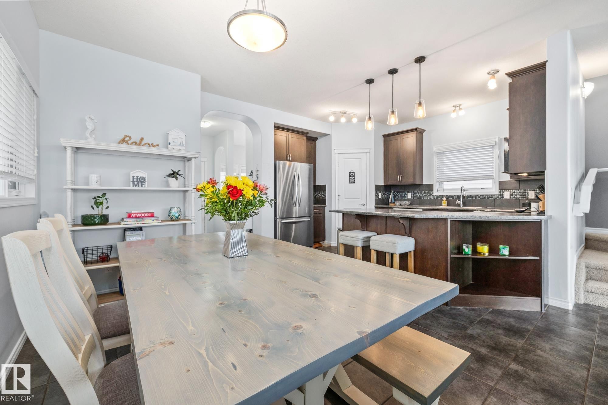 7020 22 Avenue Sw, Edmonton, AB - Indoor